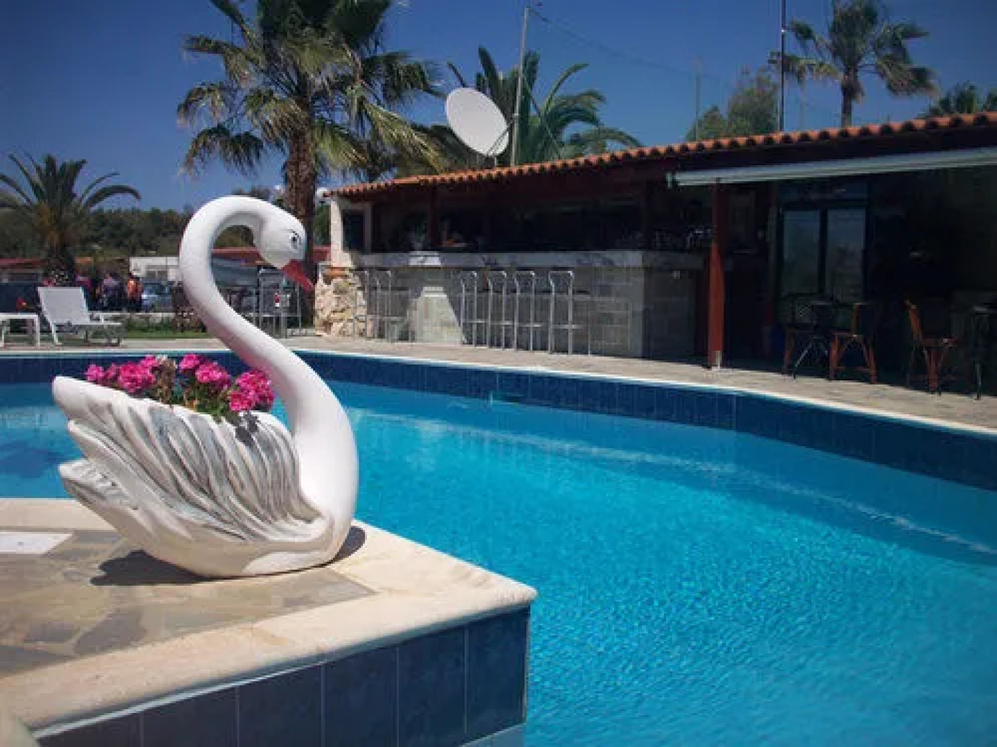 Karavanos Apartments