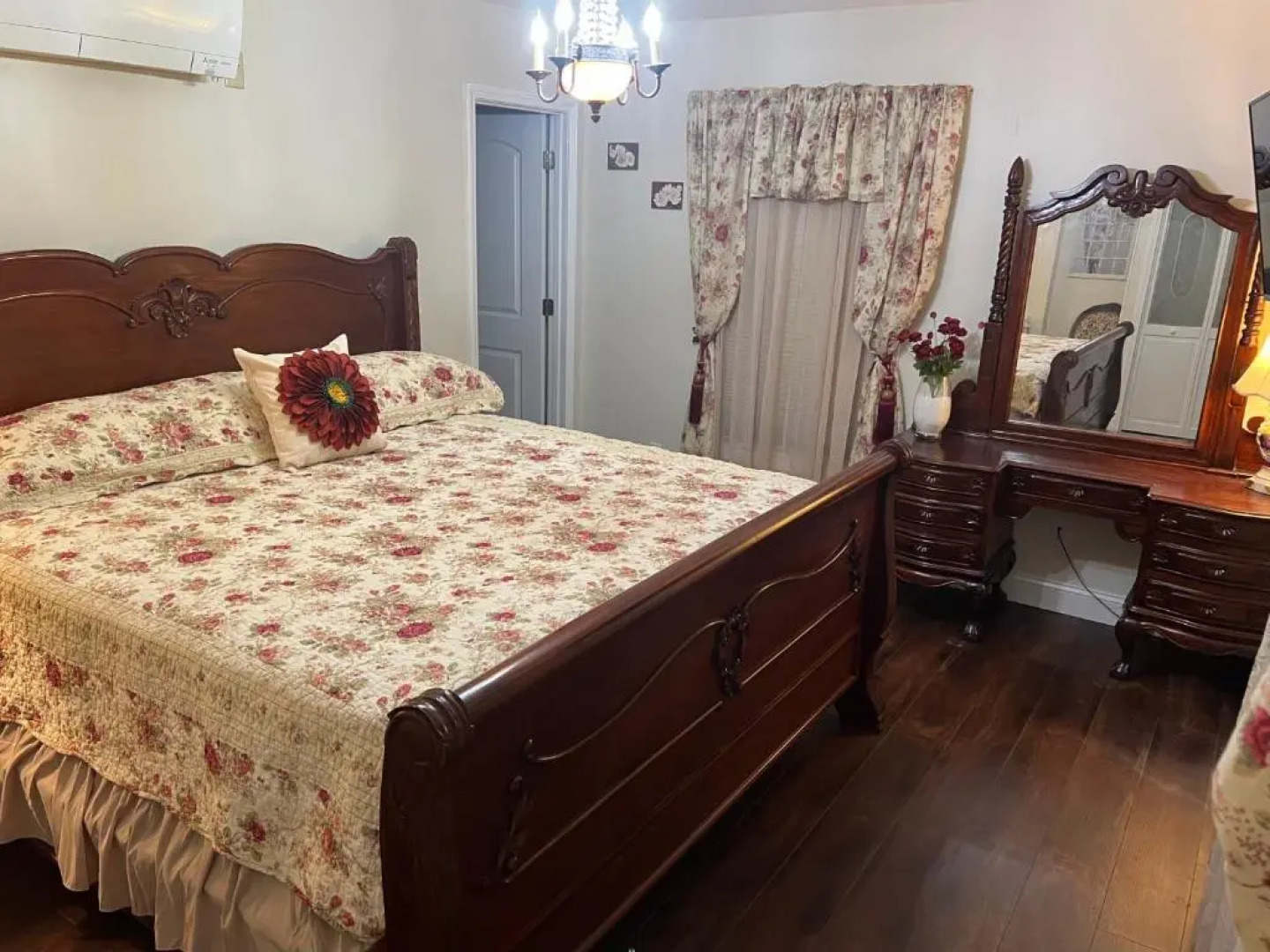 Holland Farmhouse Inn B & B