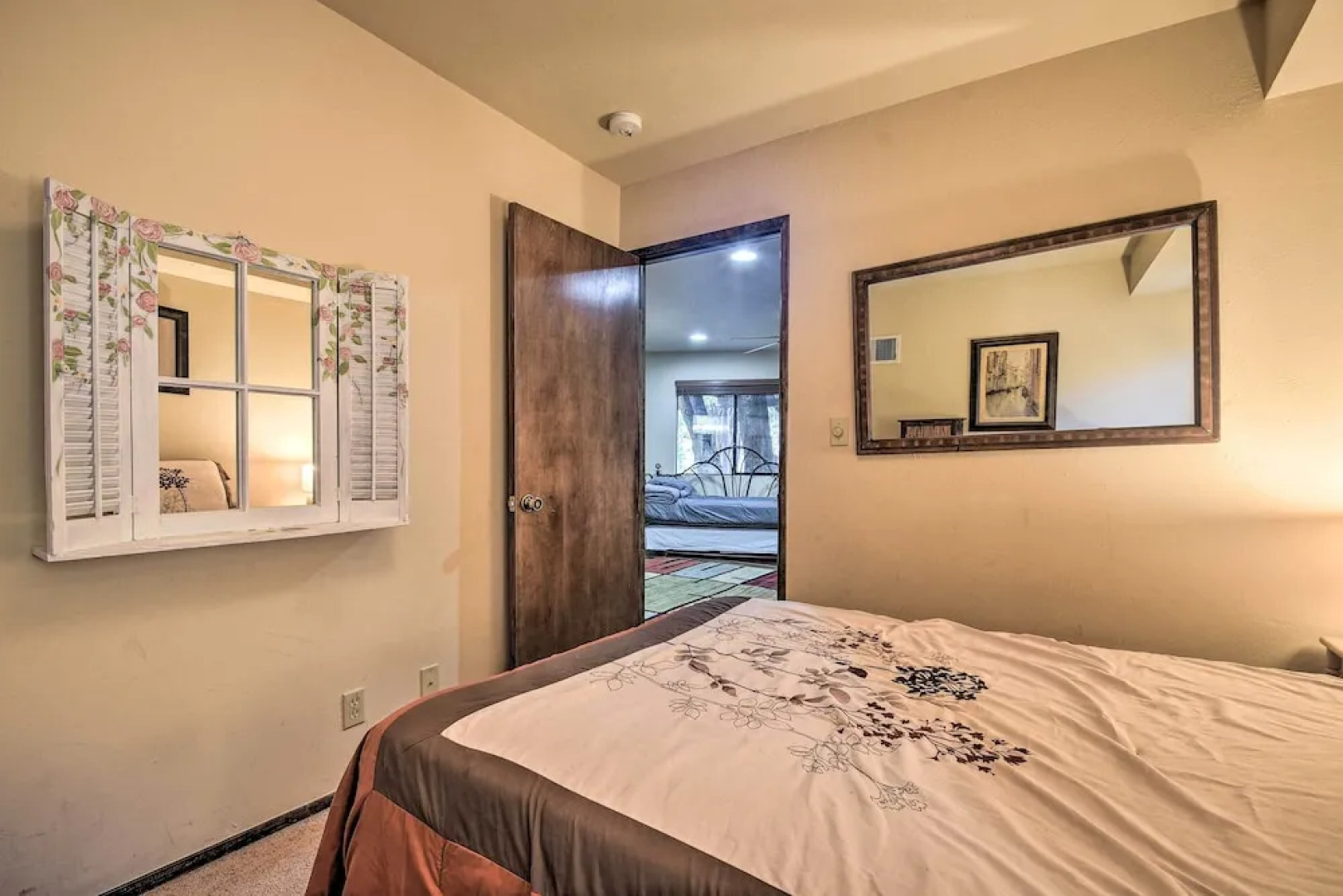 Updated 'tree House' Pine Mtn Club Cabin by Trails