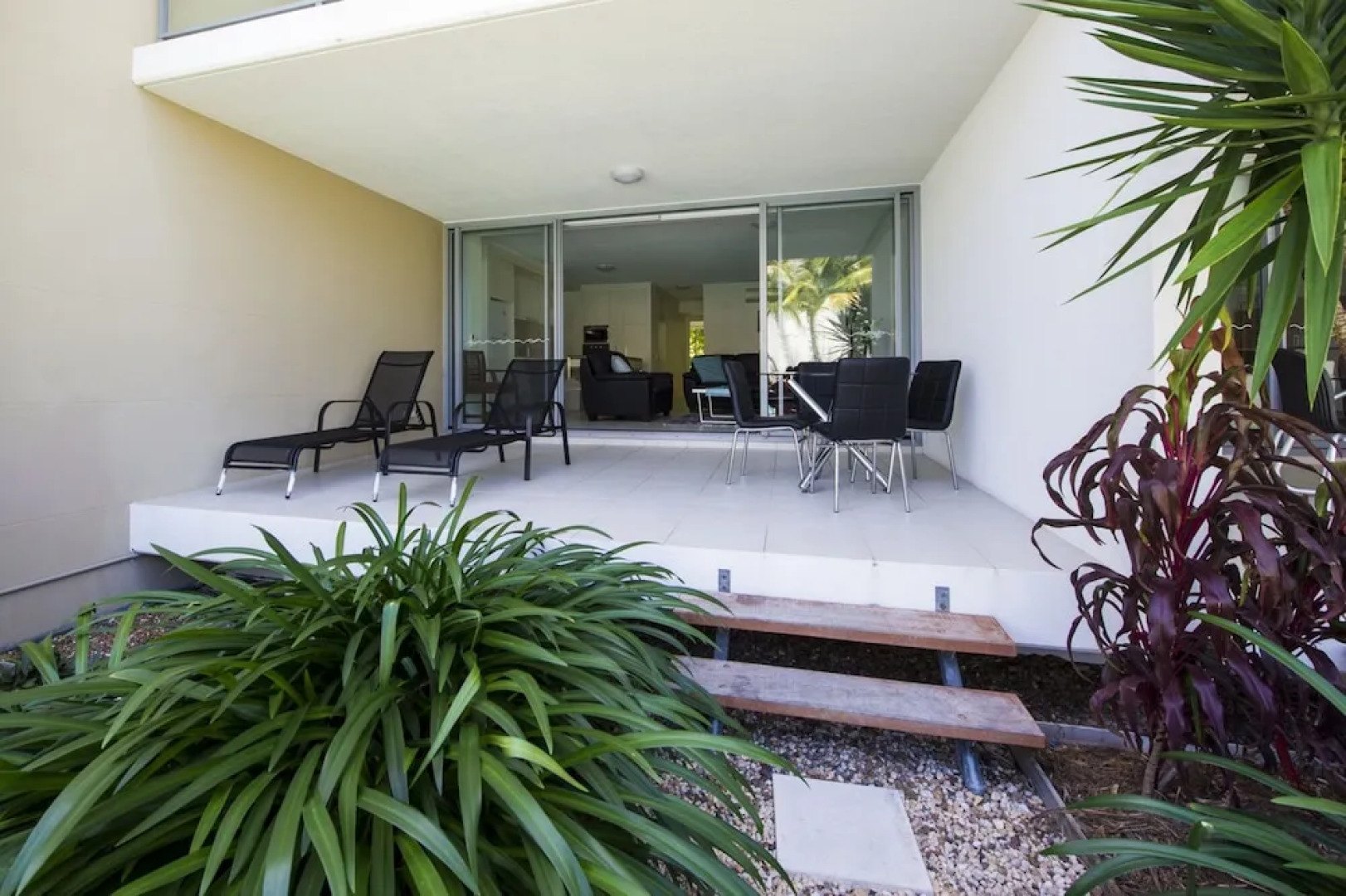 Blue on Blue Apartment 813