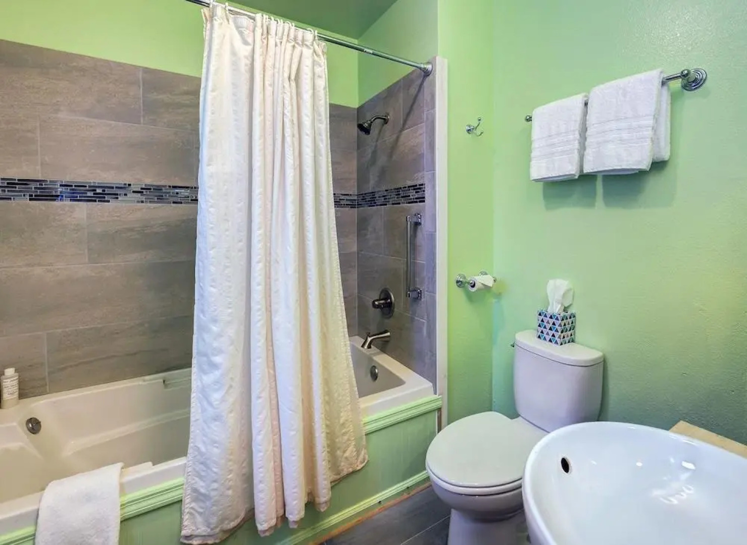 Carlisle Garden Suites