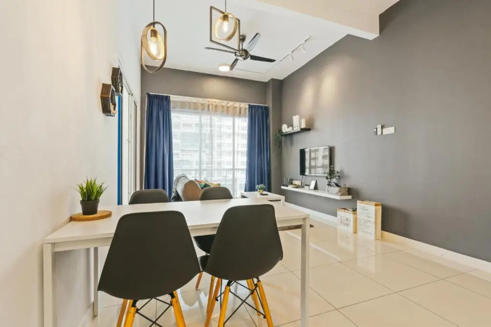 Puchong Skypod Residence, 1-5 pax with Balcony Unit, Walking Distance to IOI Mall, 10min Drive to Sunway