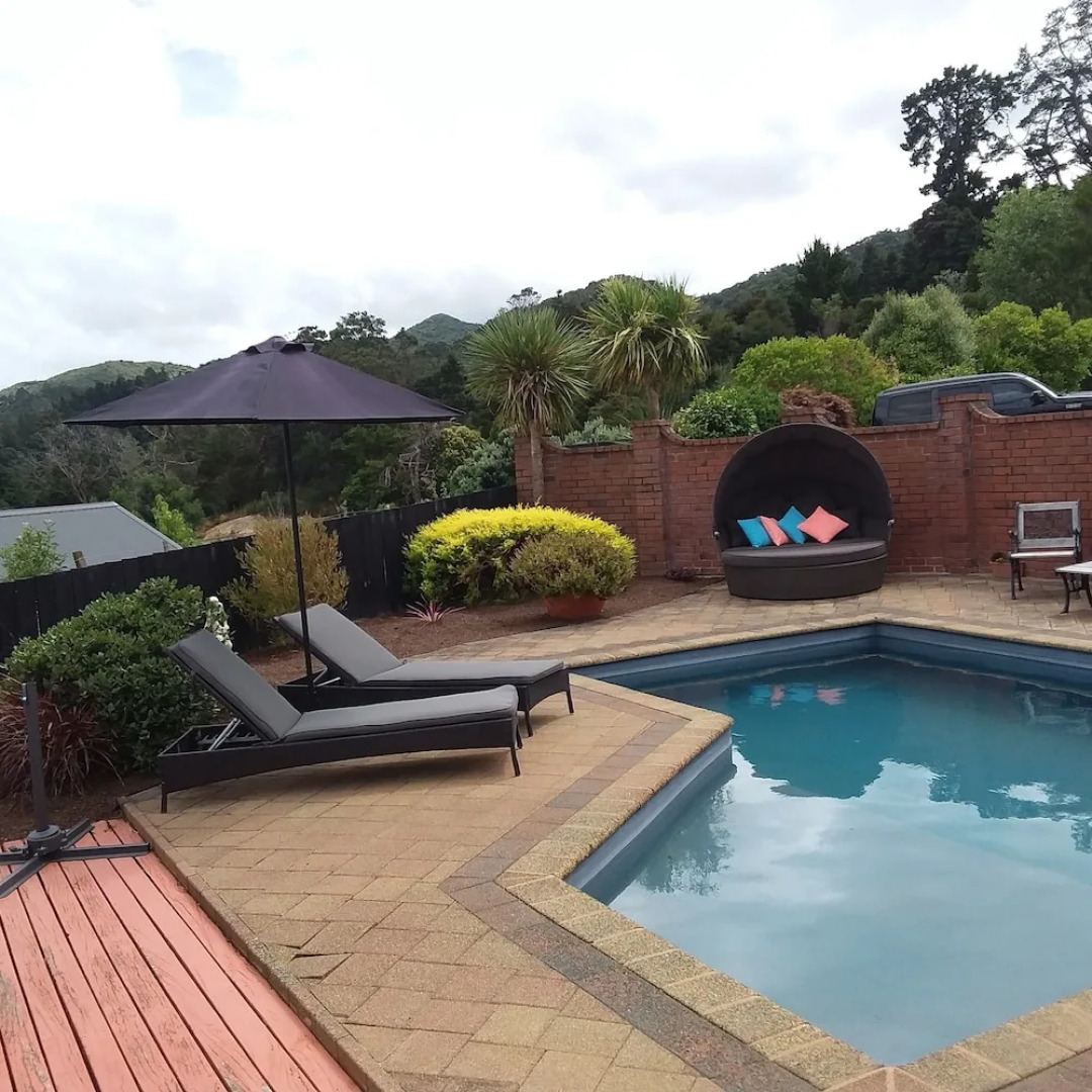 Chartre' Manor Bed & Breakfast