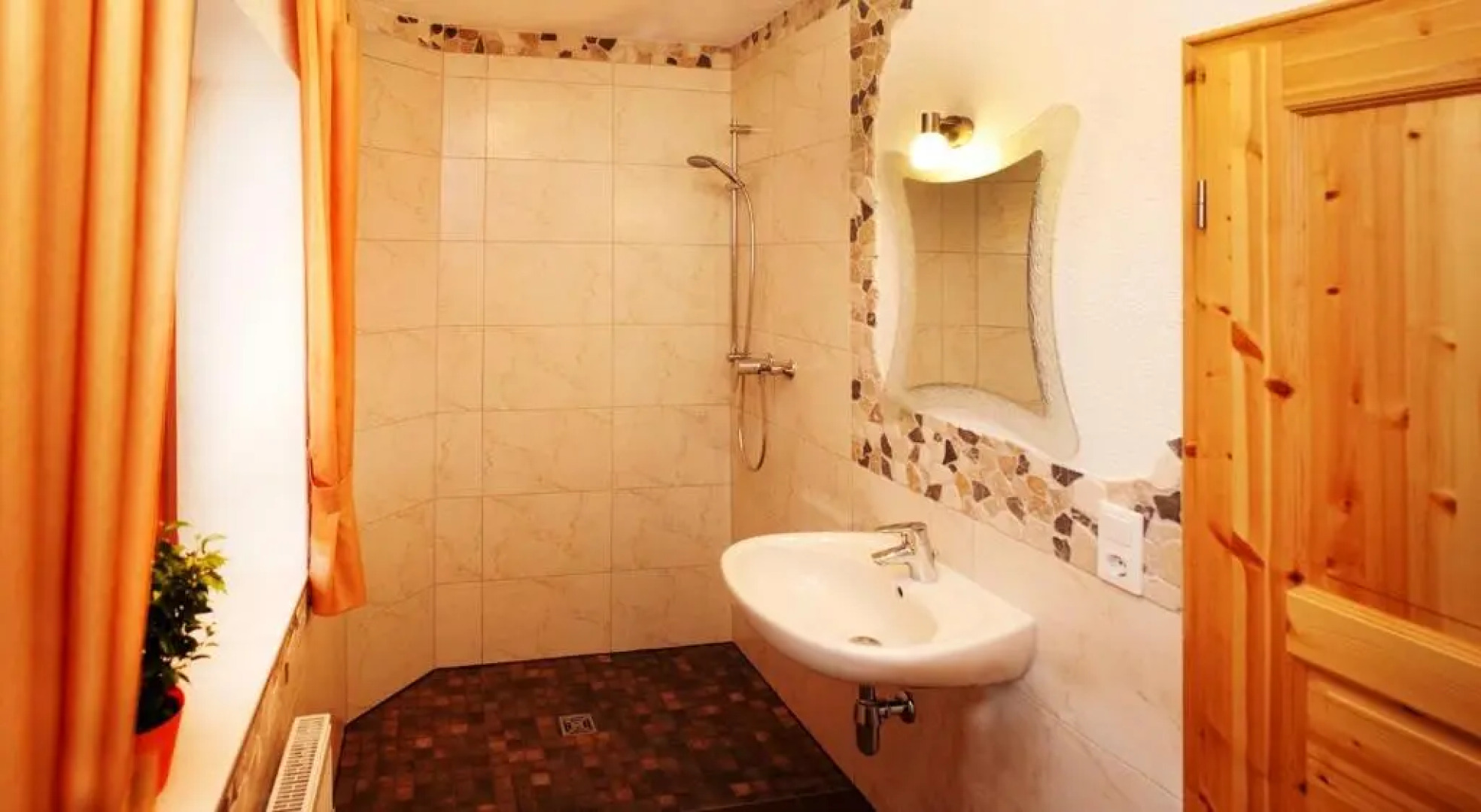 Gaestehaeuser Am Nibelungensteig