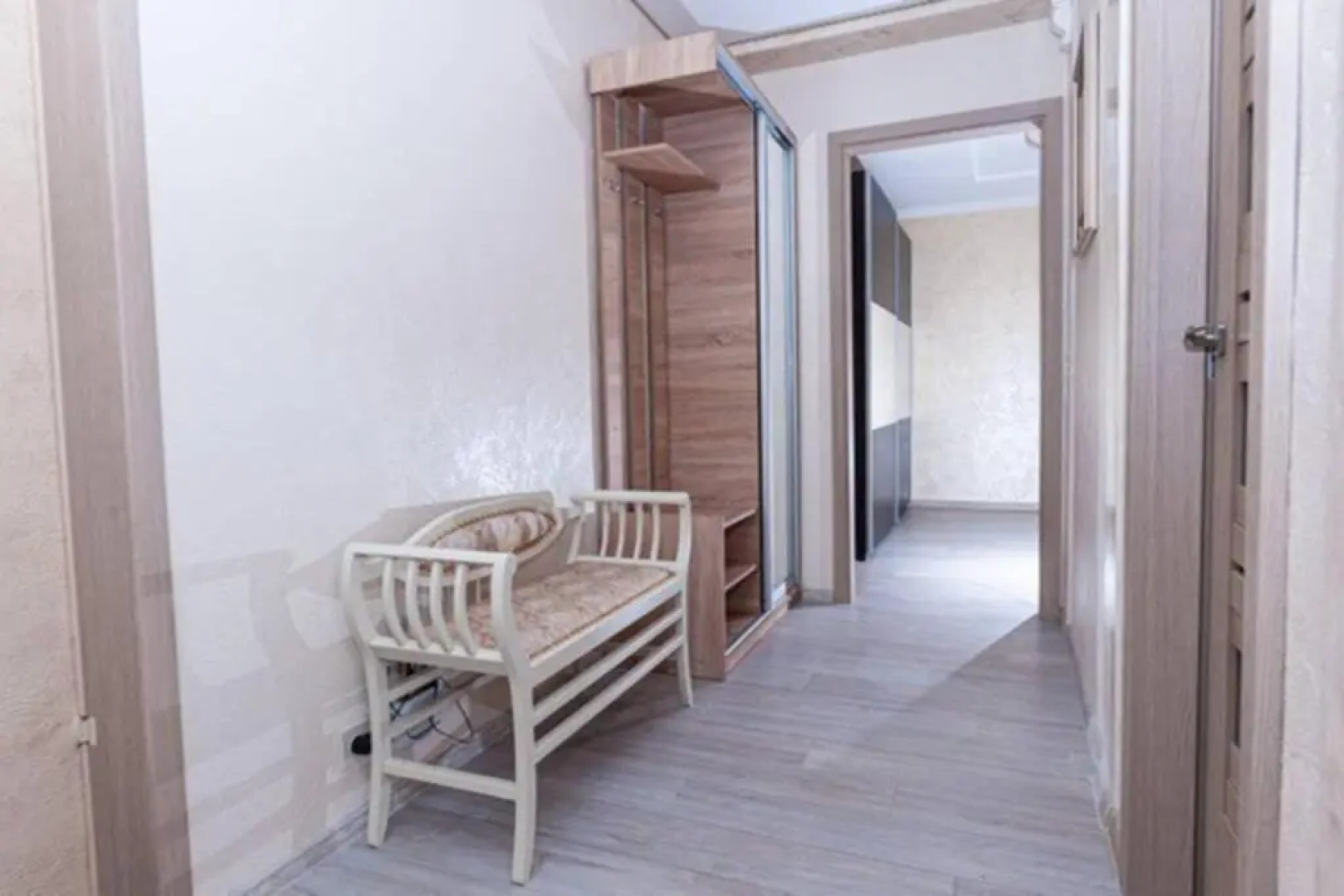 Тараскова 16, Люкс, ЮЗР