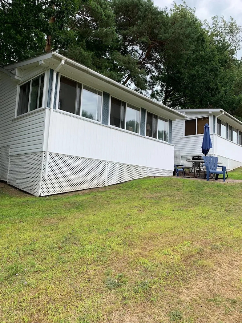 West Winds Motel & Cottages