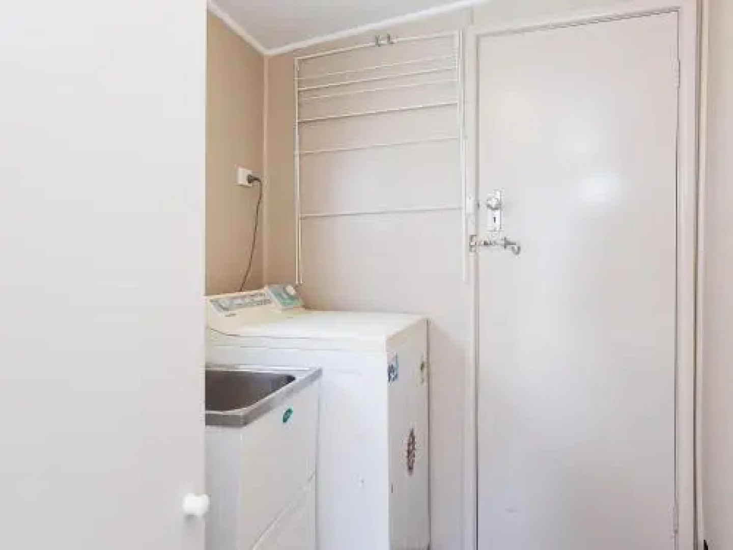 Casa Martins', 219 Foreshore Drive - Absolute Waterfront House