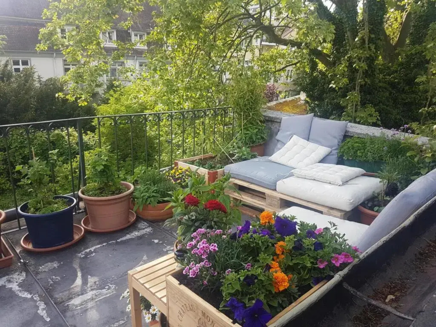 Ocean Waves Goa Holiday