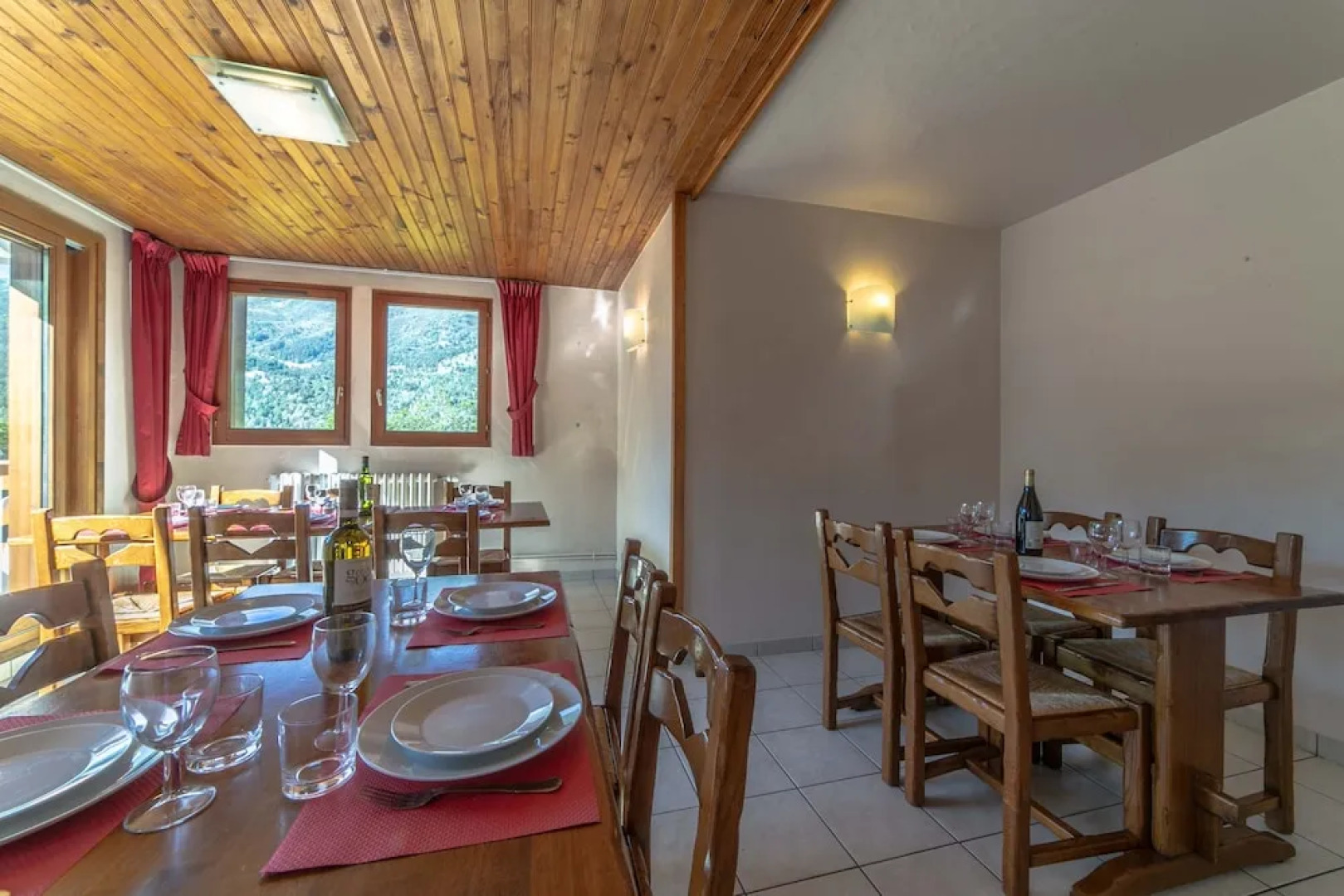 Authentic Chalet Méribel Village Close to the slopes