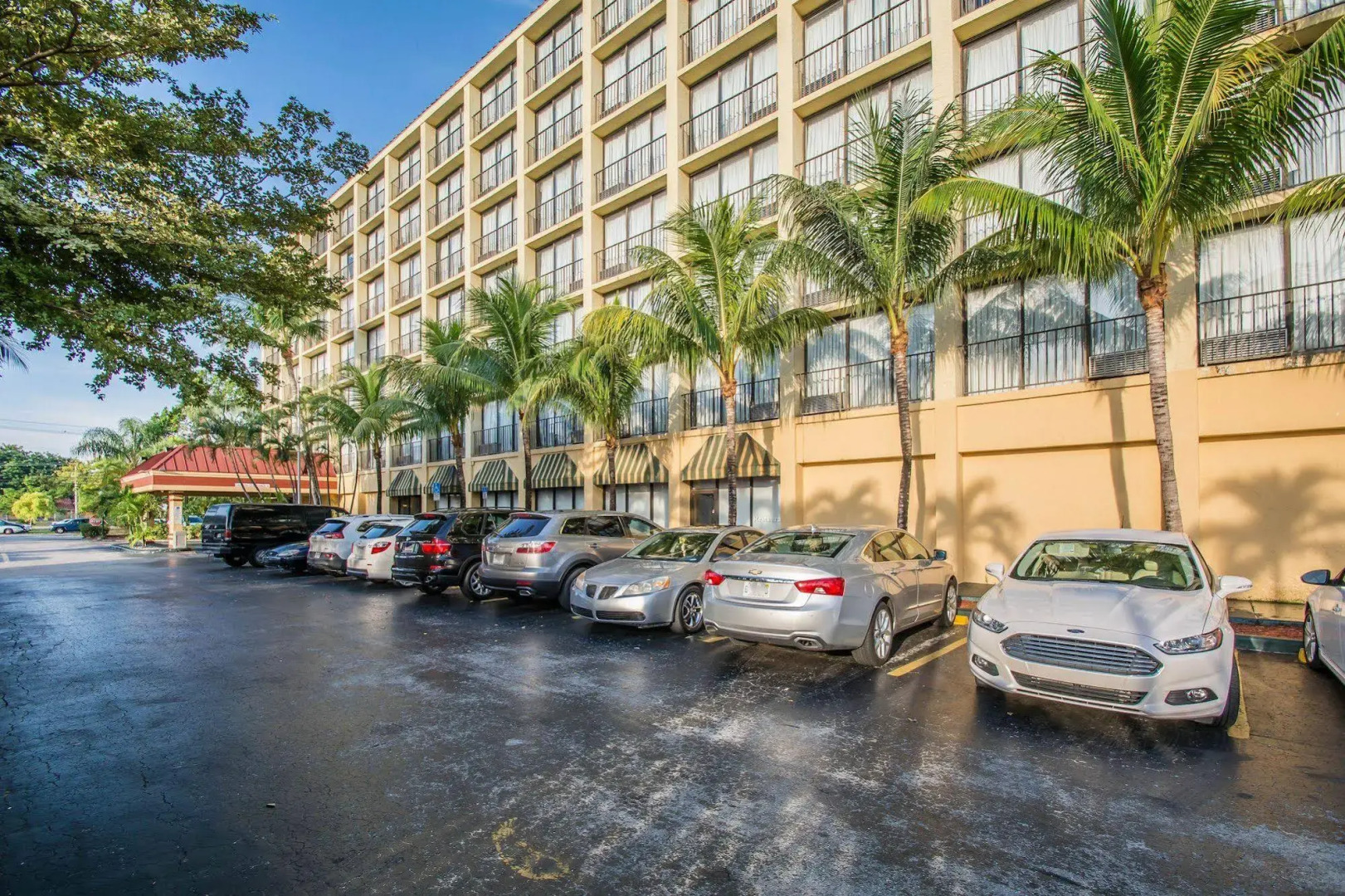 North Miami Beach Gardens Inn & Suites