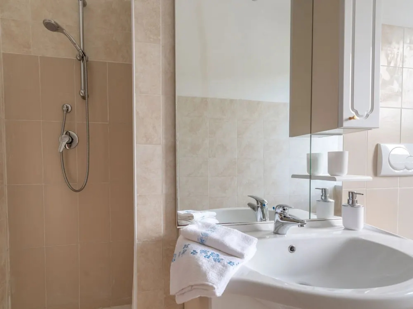 Inviting Holiday Home in Savona With Private Garden