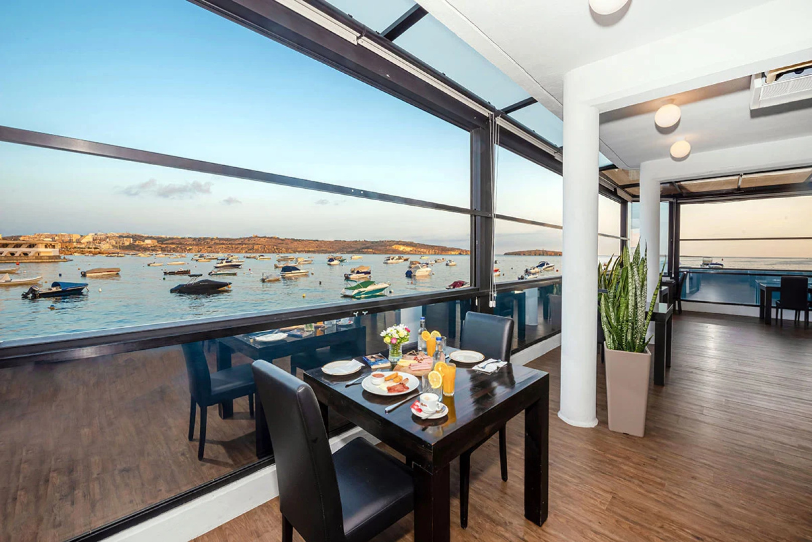 Gillieru Harbour Hotel