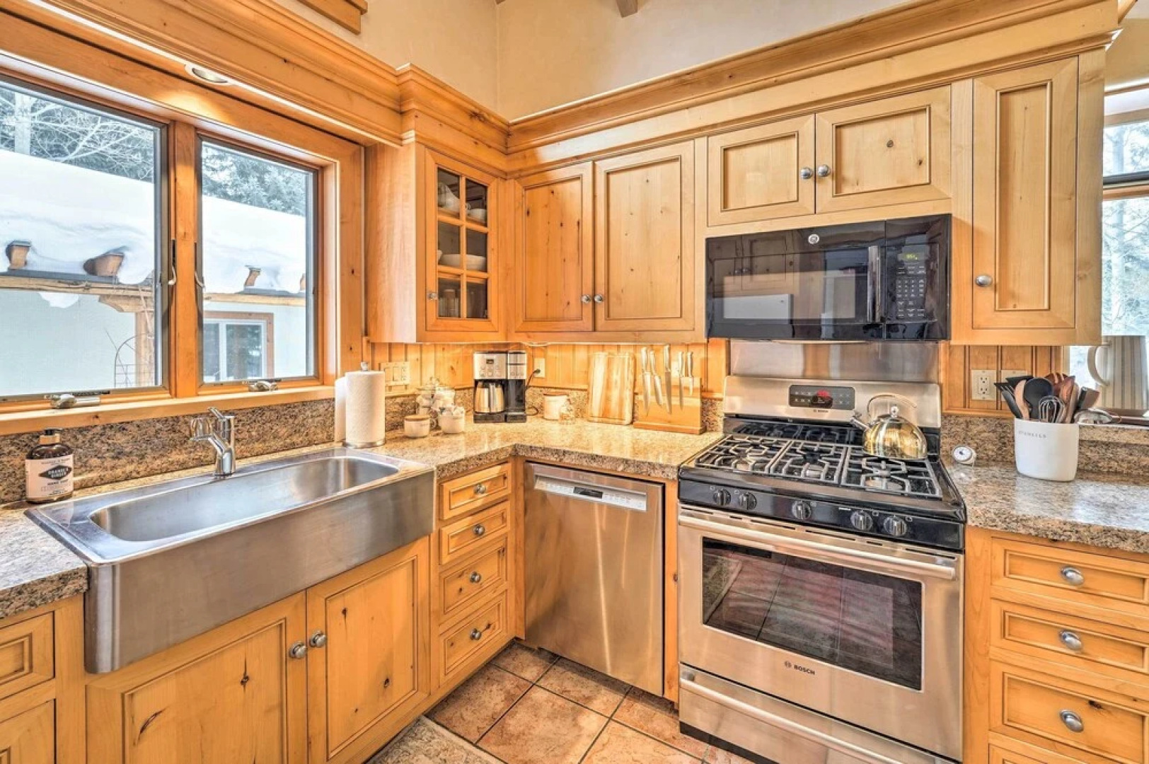 Serene Sun Valley Home w/ Hot Tub & Mtn Views