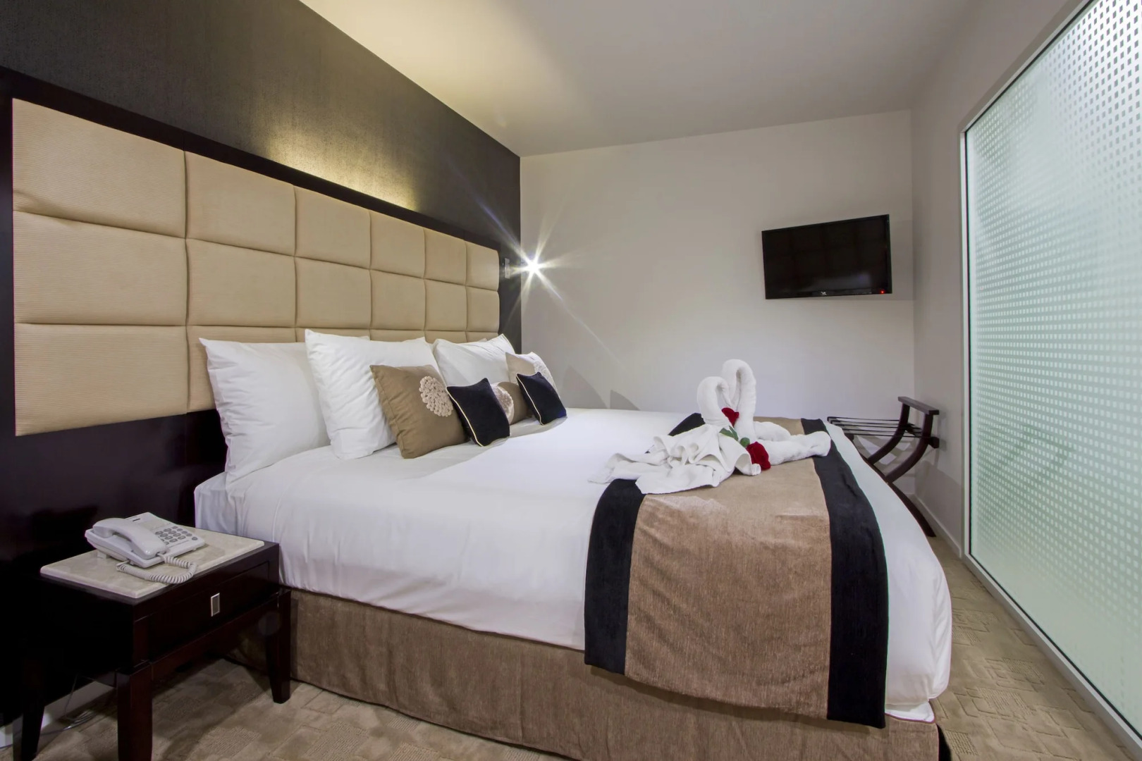 VR Queen Street - Hotel & Suites