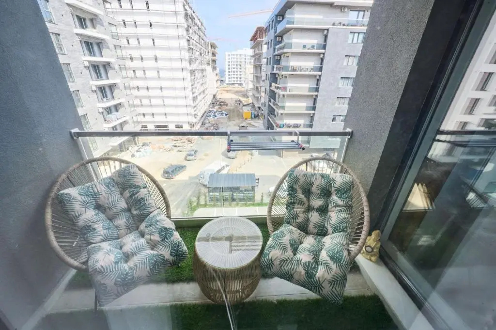 Color Studios in Nord10 - Pool & playground