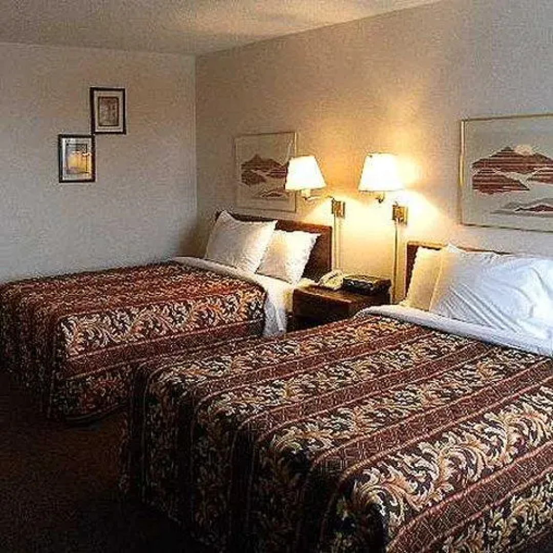 Magnuson Hotel Lansing