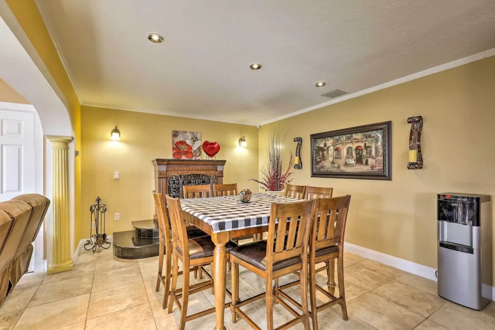 Cozy Home in Heart of Tampa w/ Lanai & Pool!