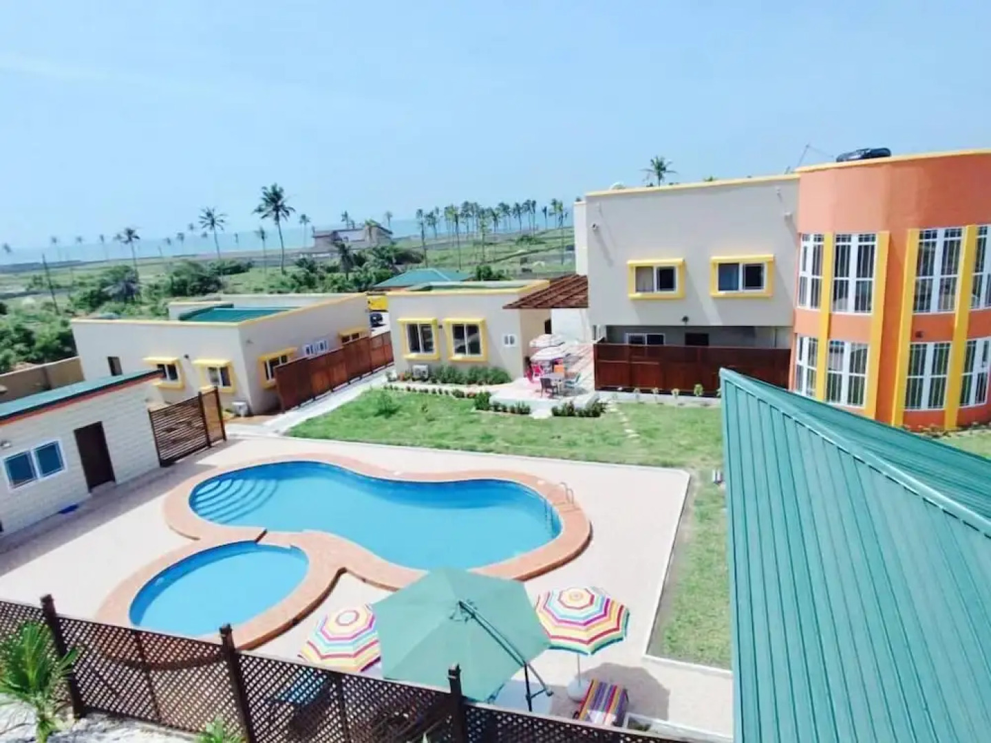 City Escape Hotel Prampram