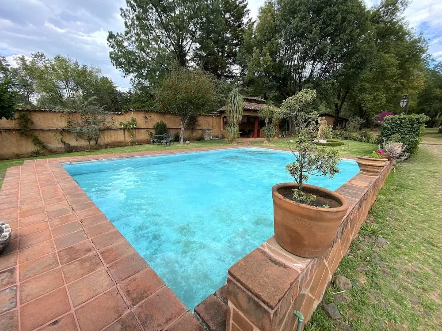 Villa Patzcuaro Garden Hotel & RV Park