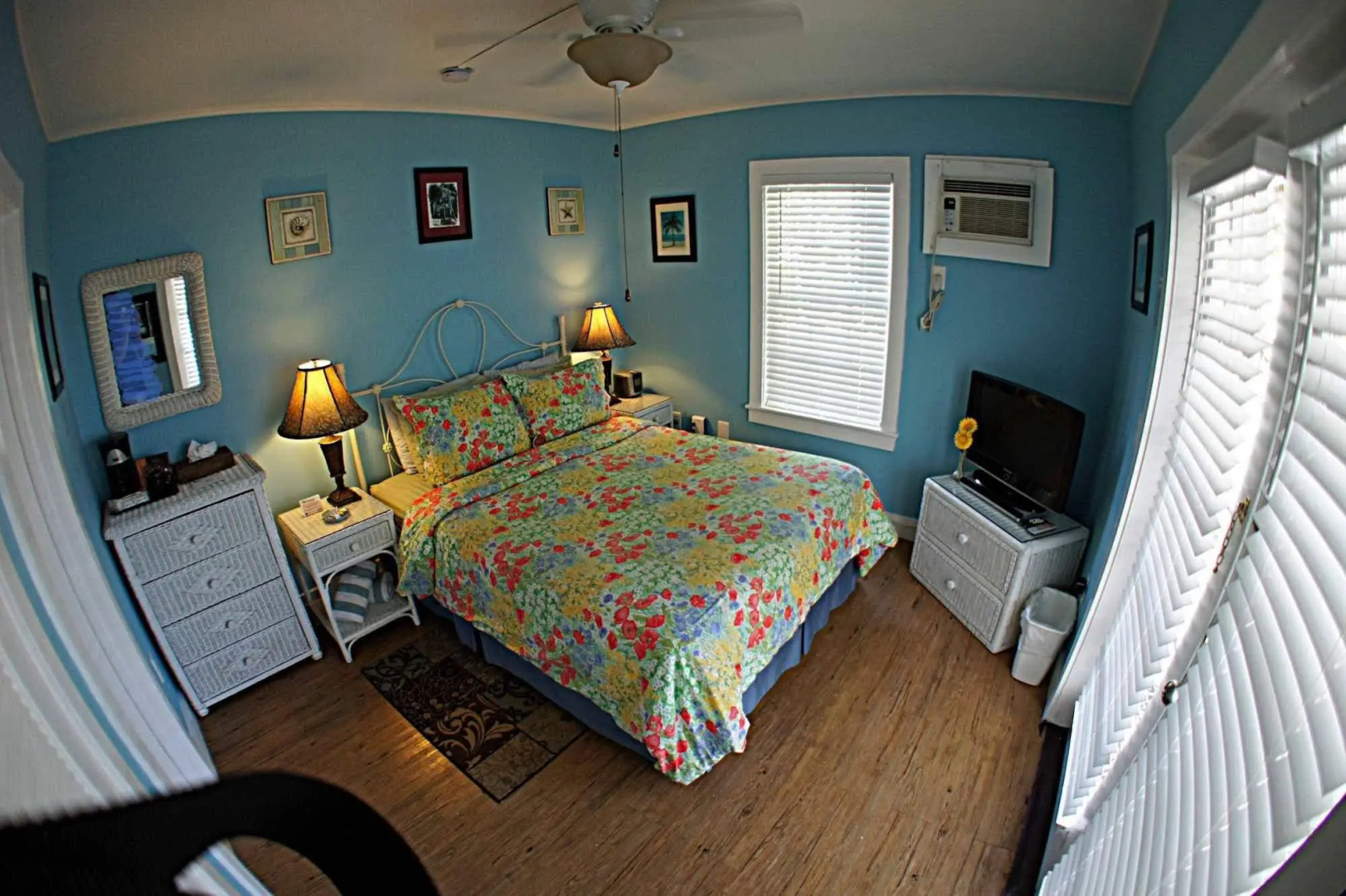 Seascape Tropical Inn - Adult Exclusive