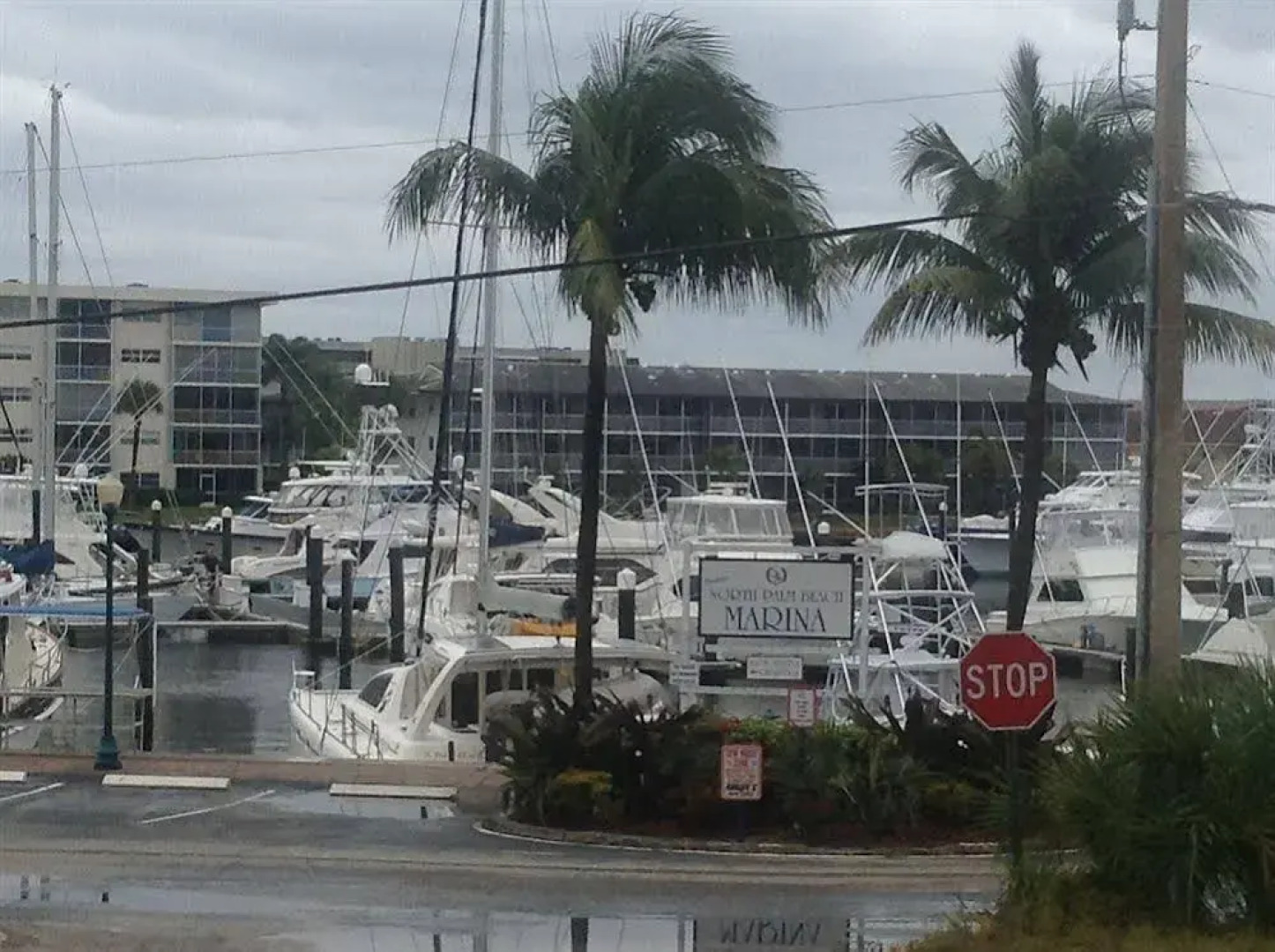 Camelot Waterfront Inn