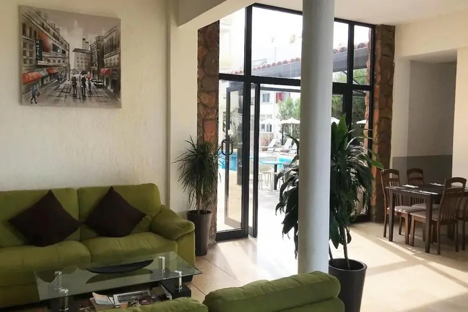 New York Plaza Hotel Apartments