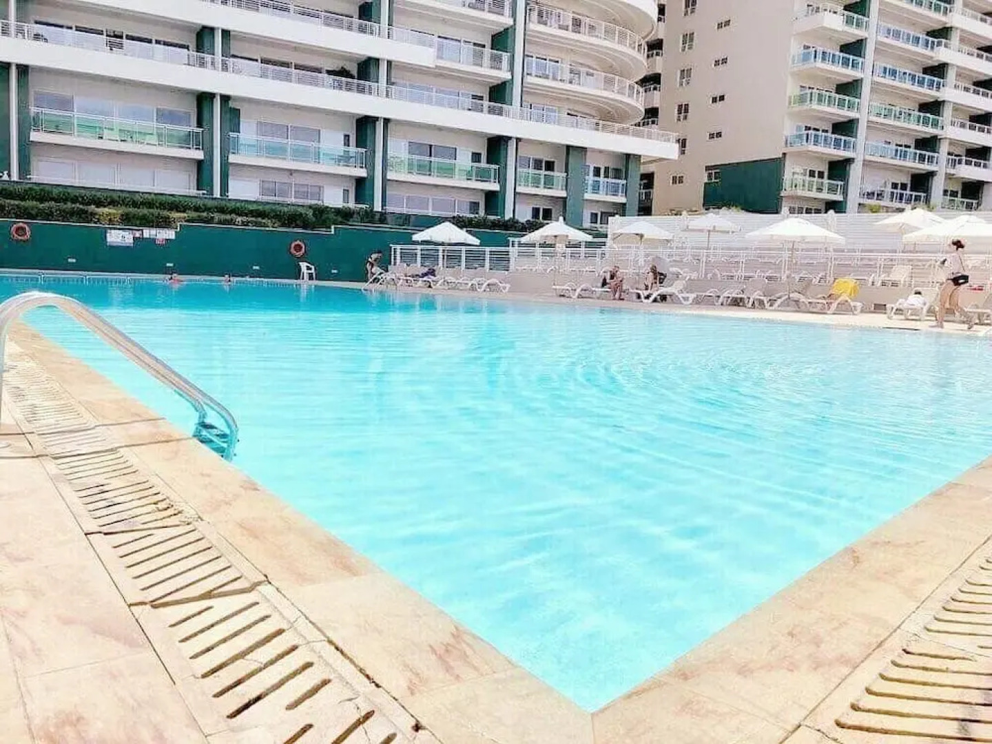 Seafront Apartment in Sliema With Pool, Upmarket Complex