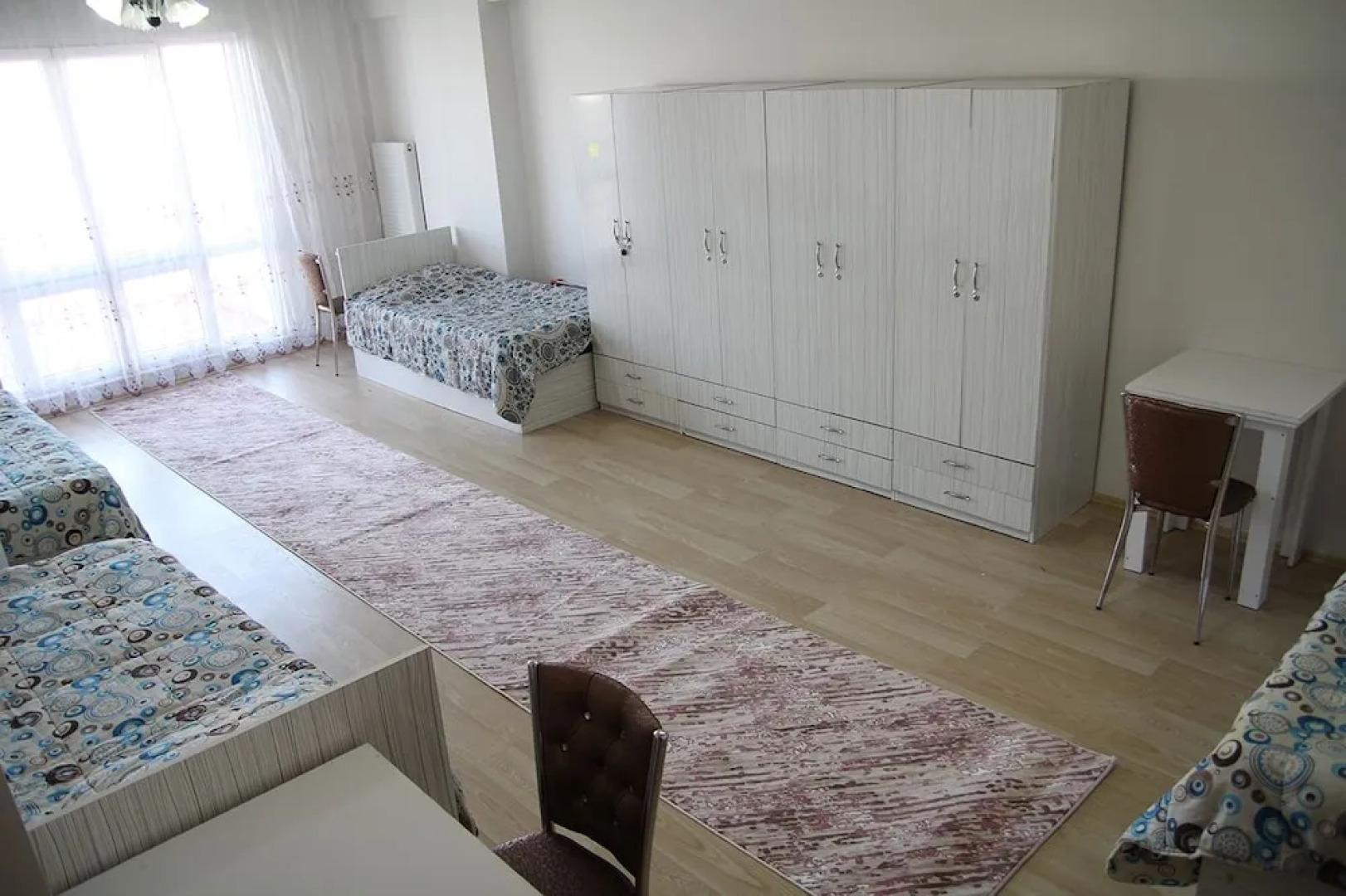 Seckin Apart - Caters to Adult Women