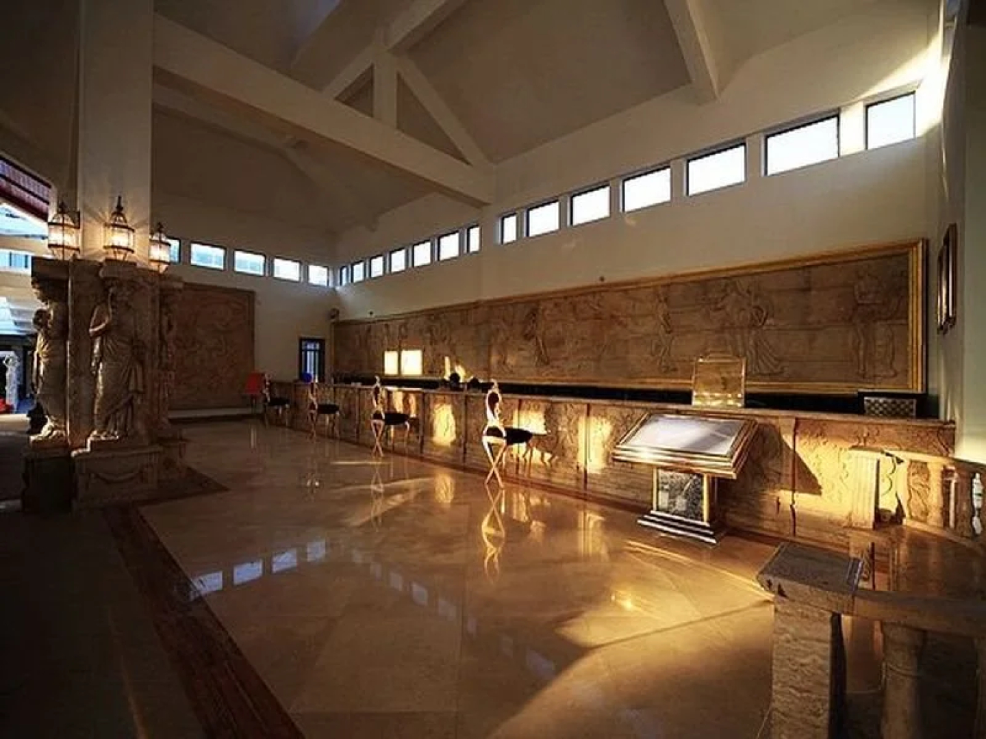 Xinglong Old Banyan Hotel