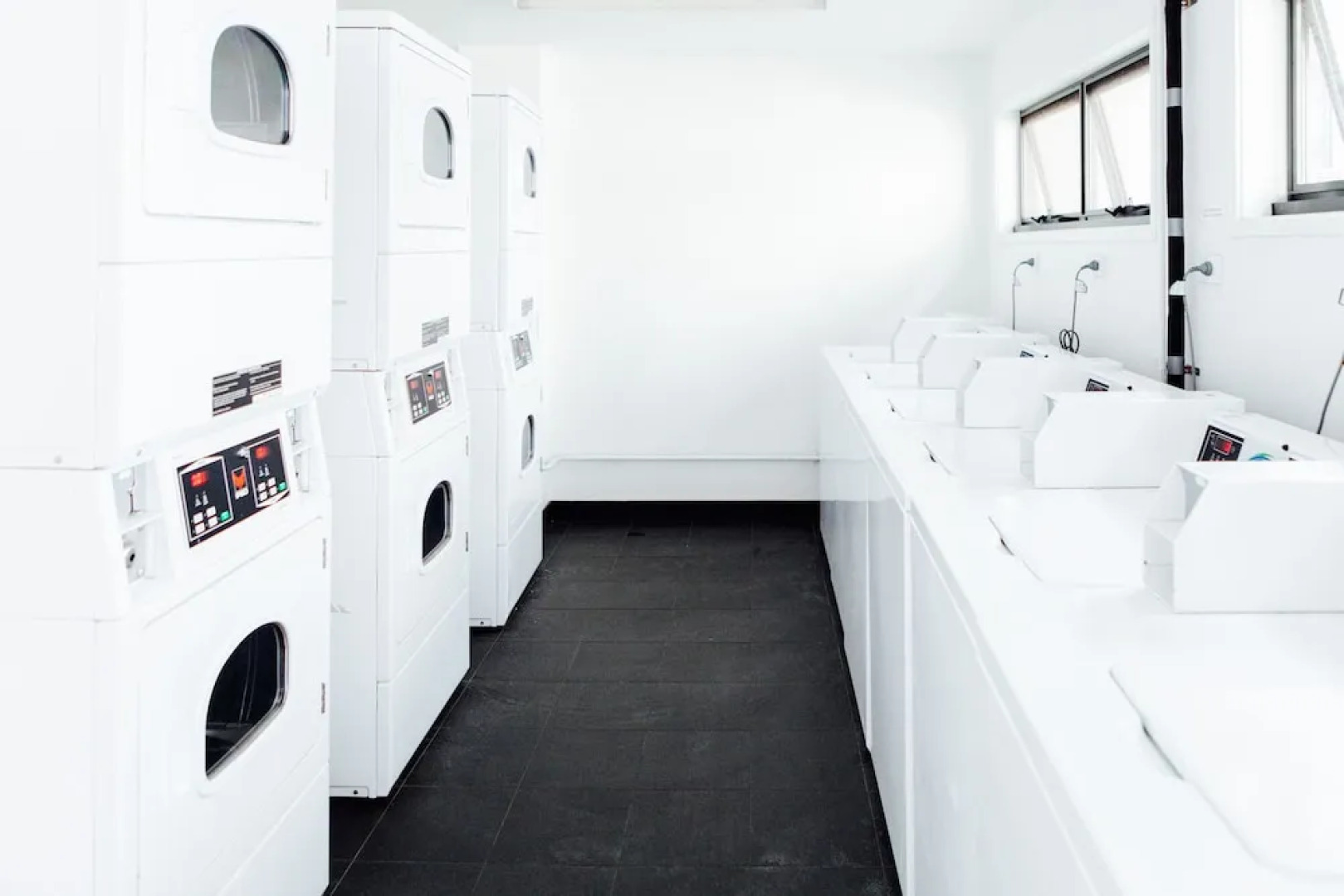 The Surf House - Hostel