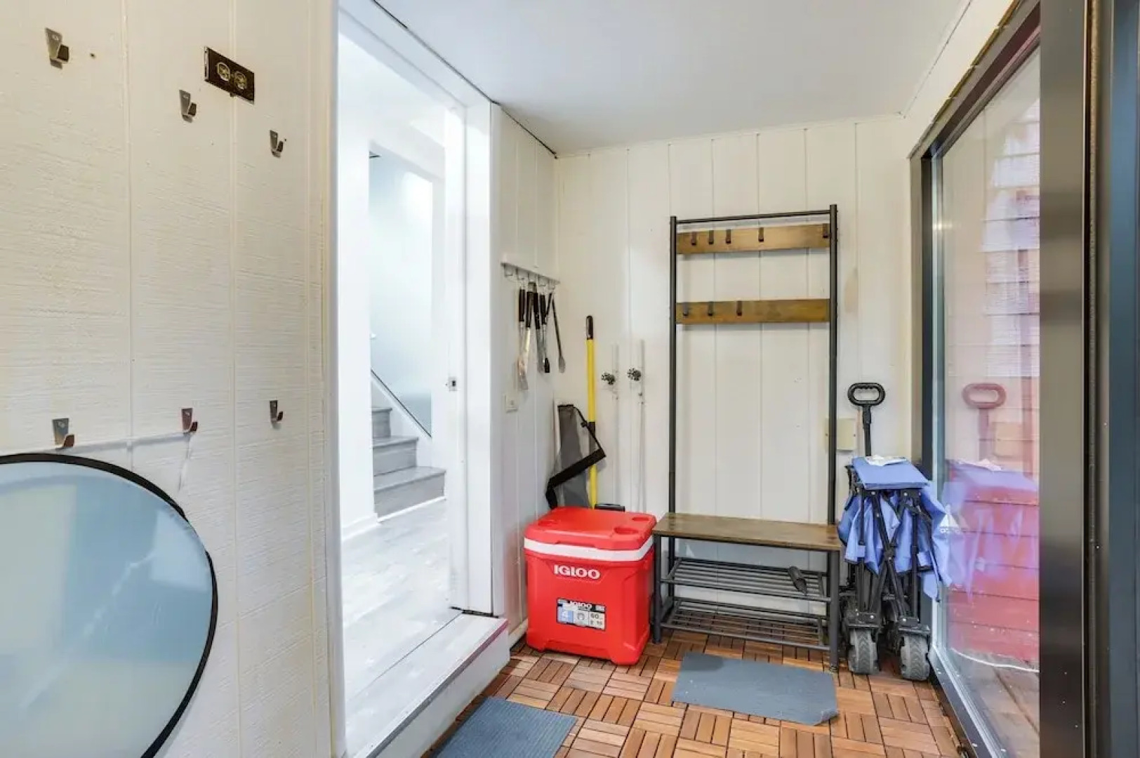 South Haven Oasis - Private Hot Tub, Pool & Grill!