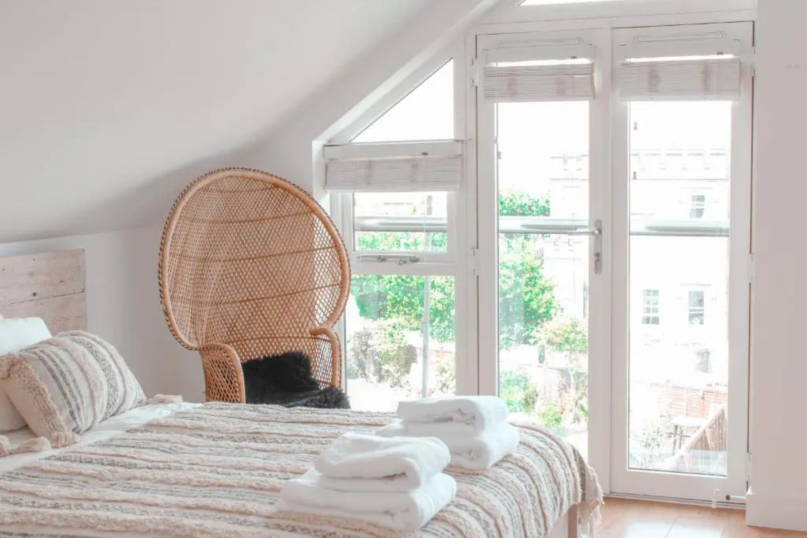 East Street Beach House - Luxury Living by the Sea