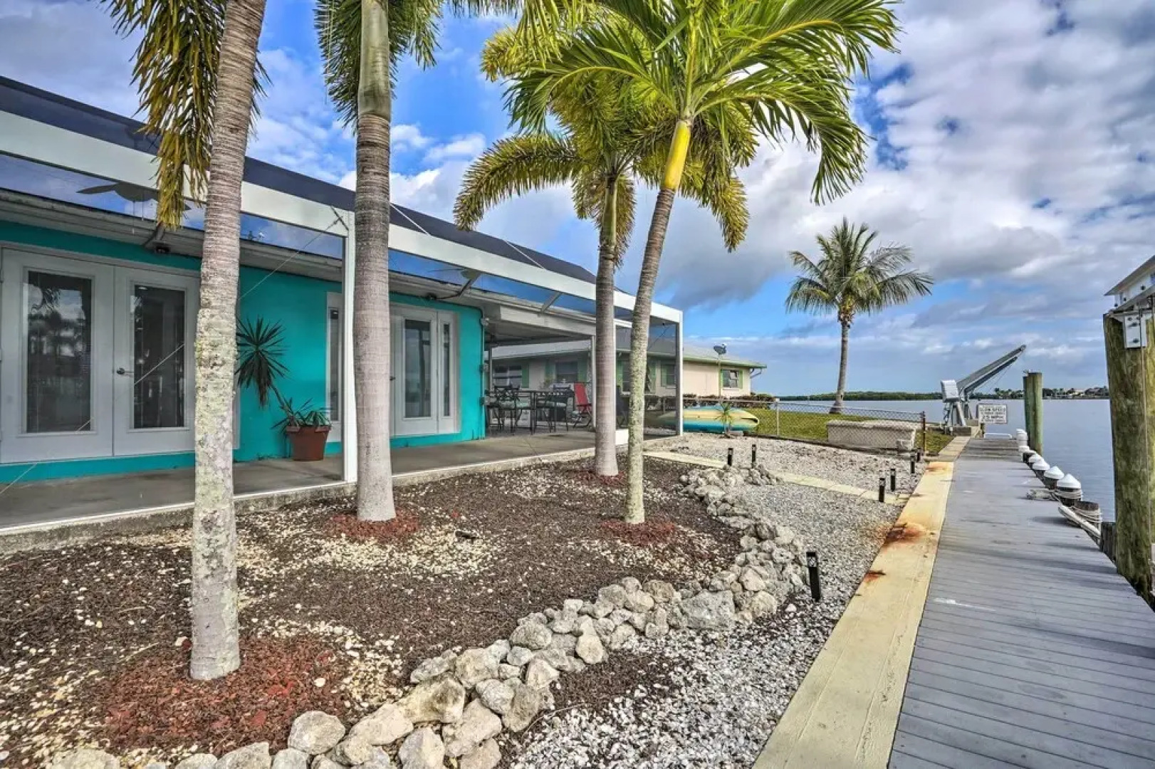 Waterfront Matlacha Home w/ Hot Tub & Grill!