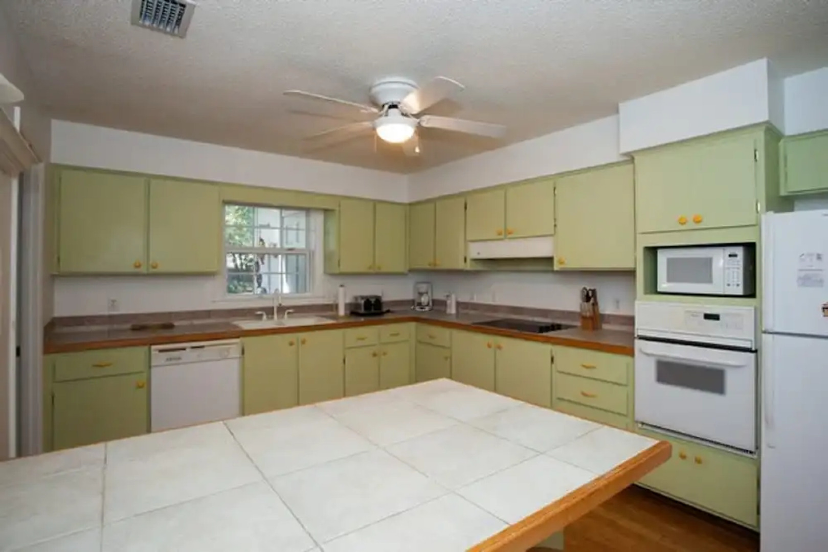 Pelican House by Jekyll Realty