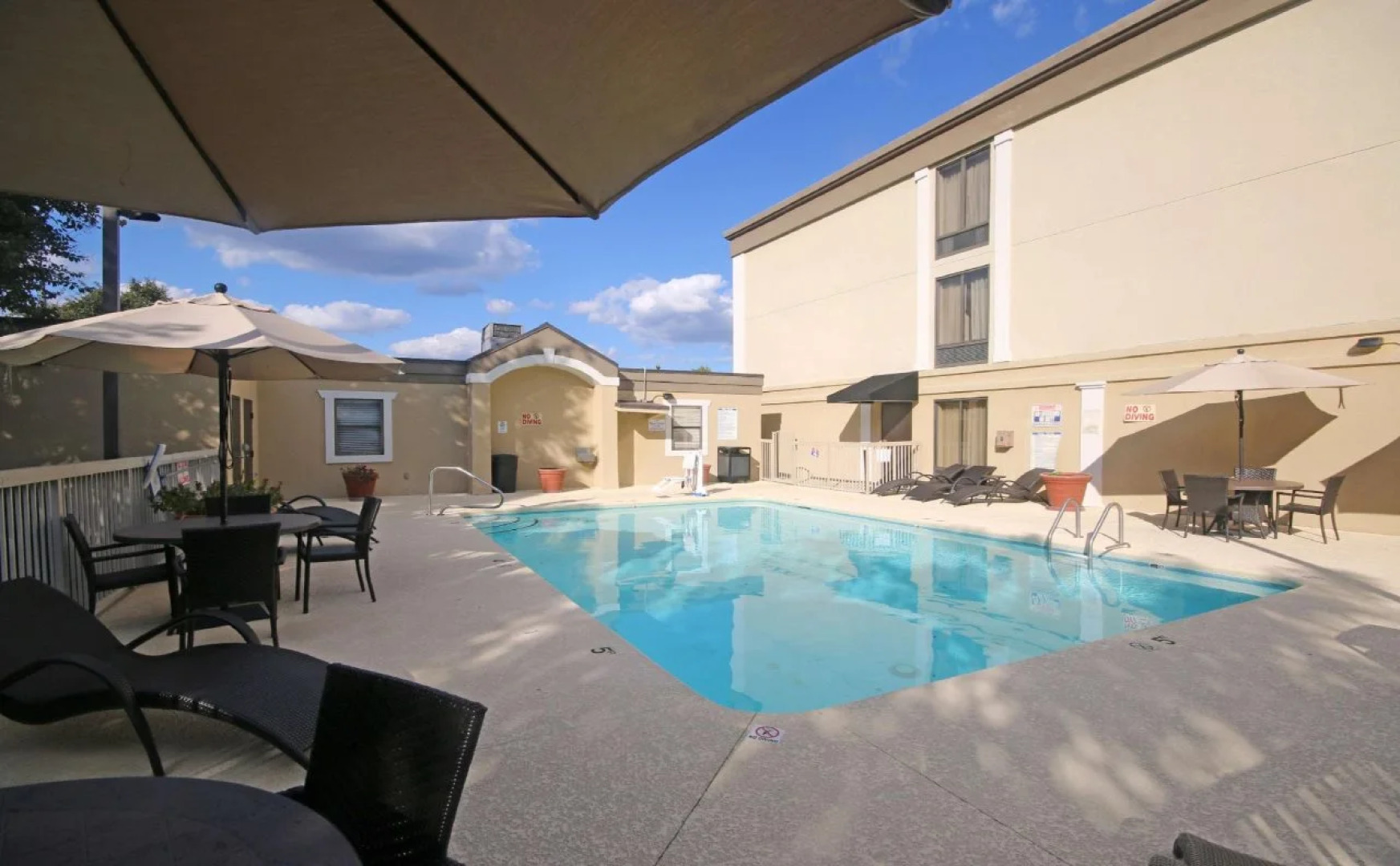 Wingate by Wyndham Greensboro/Coliseum