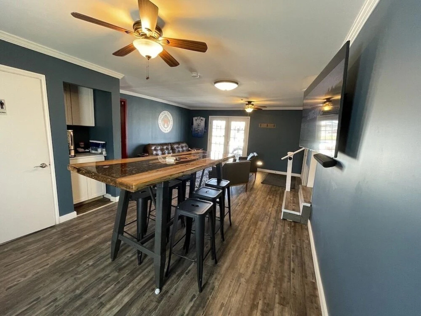 Talkin Tackle Outfitter and Lodge