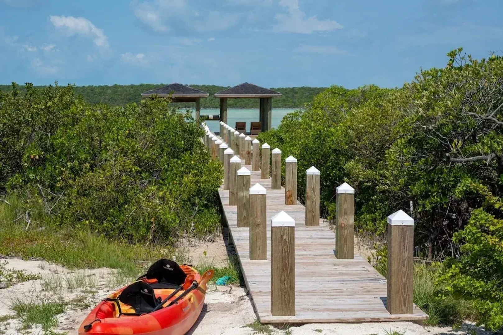 Turtle Pointe - Lux New Windermere Home W/pool, Boat Dock, Beach 3 Bedroom Home