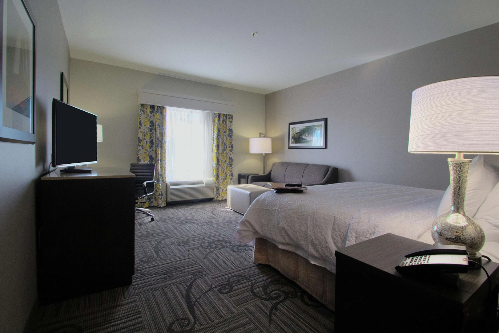 Hampton Inn & Suites Columbus/University Area