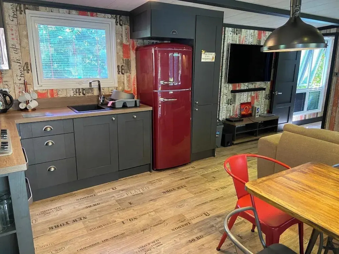 Pet Friendly Lodge - Sleeps 6