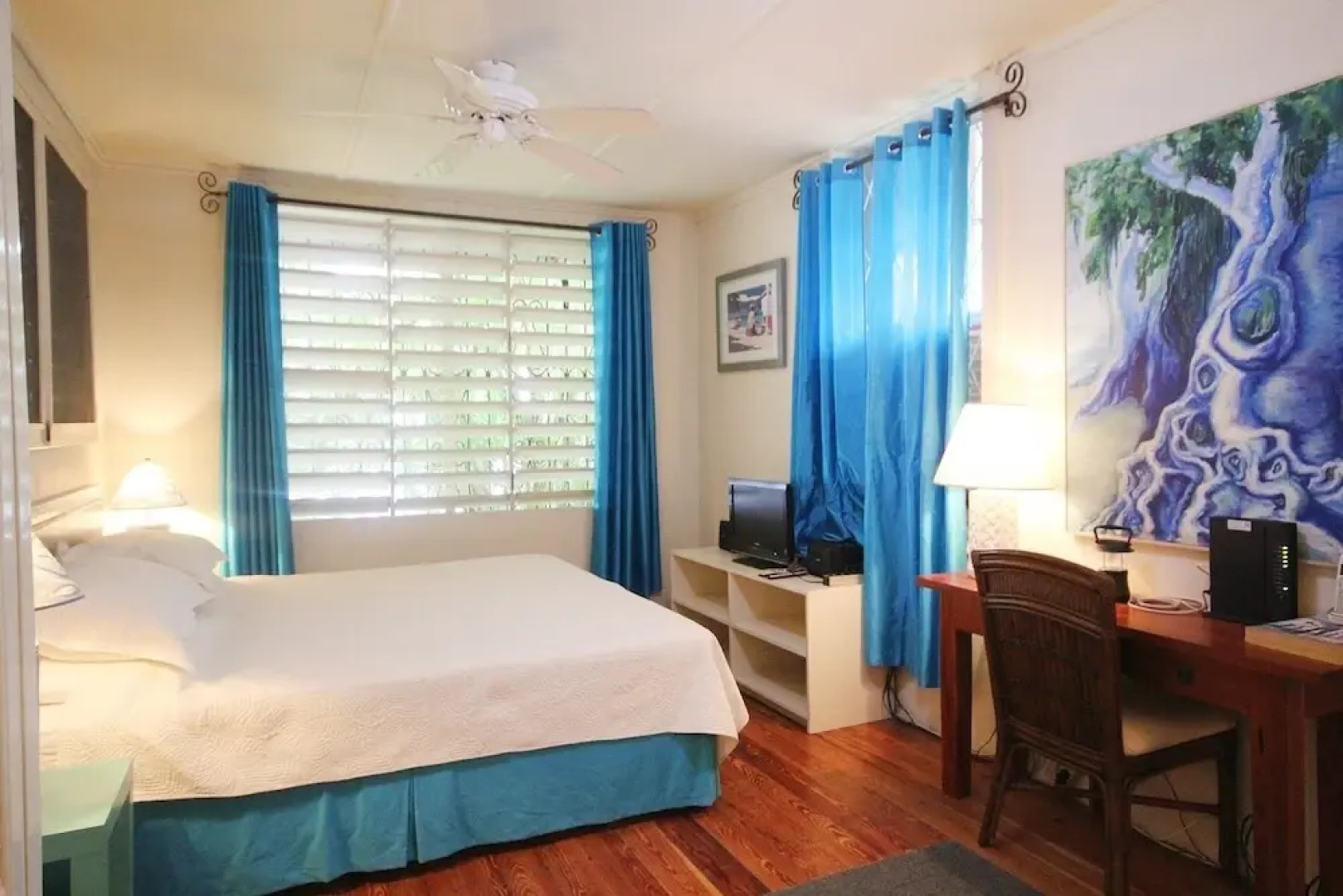 Beachfront Classic 3-bed House - Whitecaps by BSL Rentals