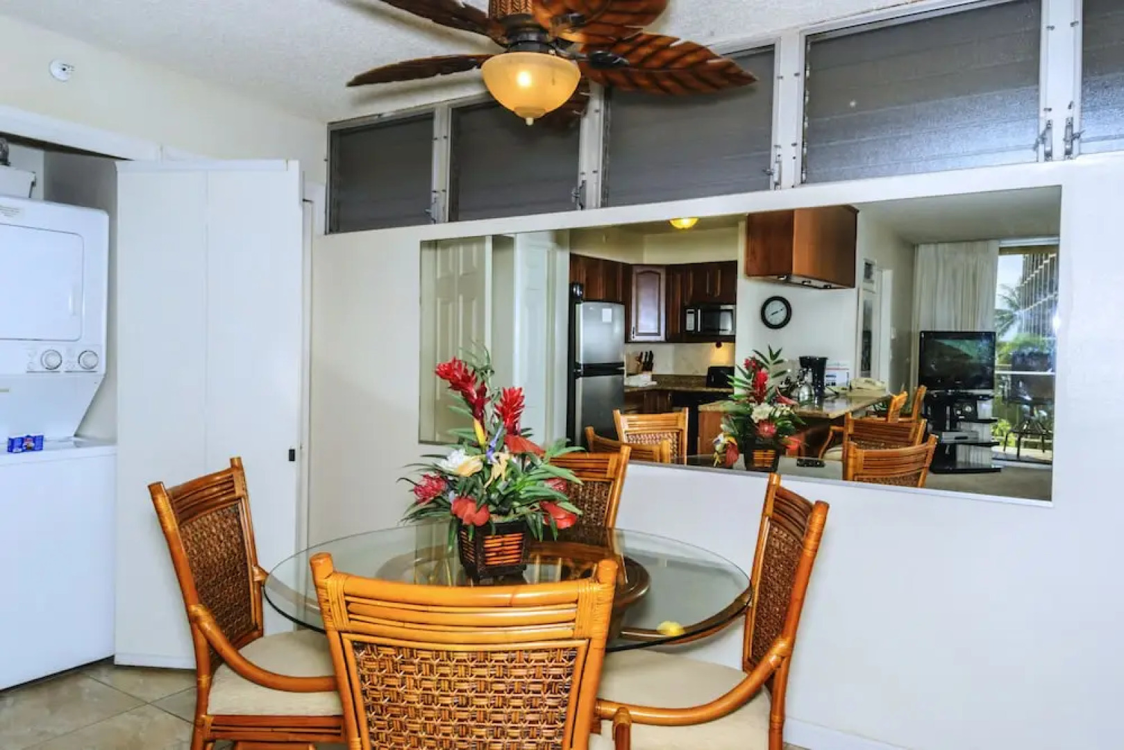 Royal Kahana 315 by RedAwning