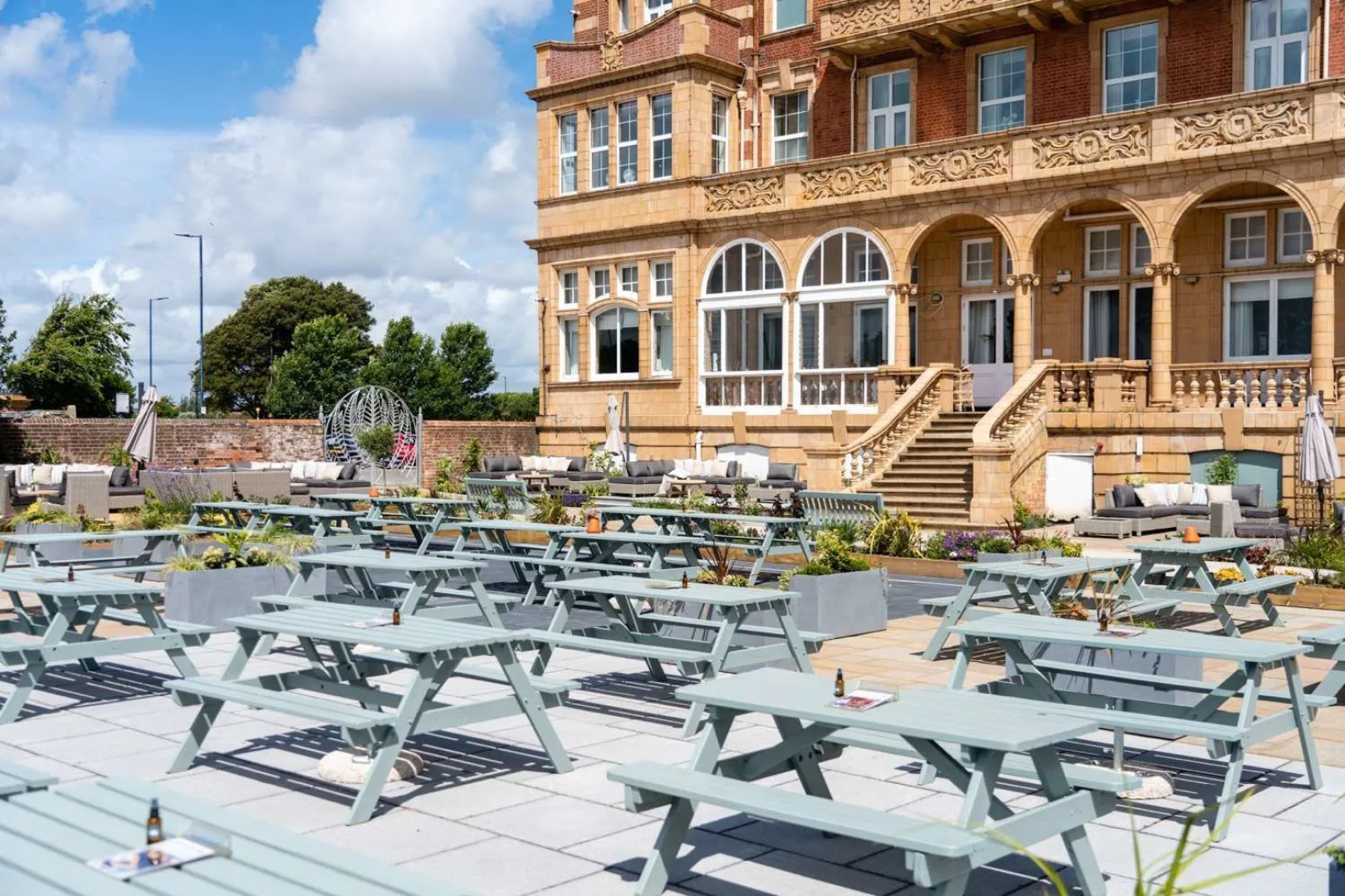 Queens Hotel
