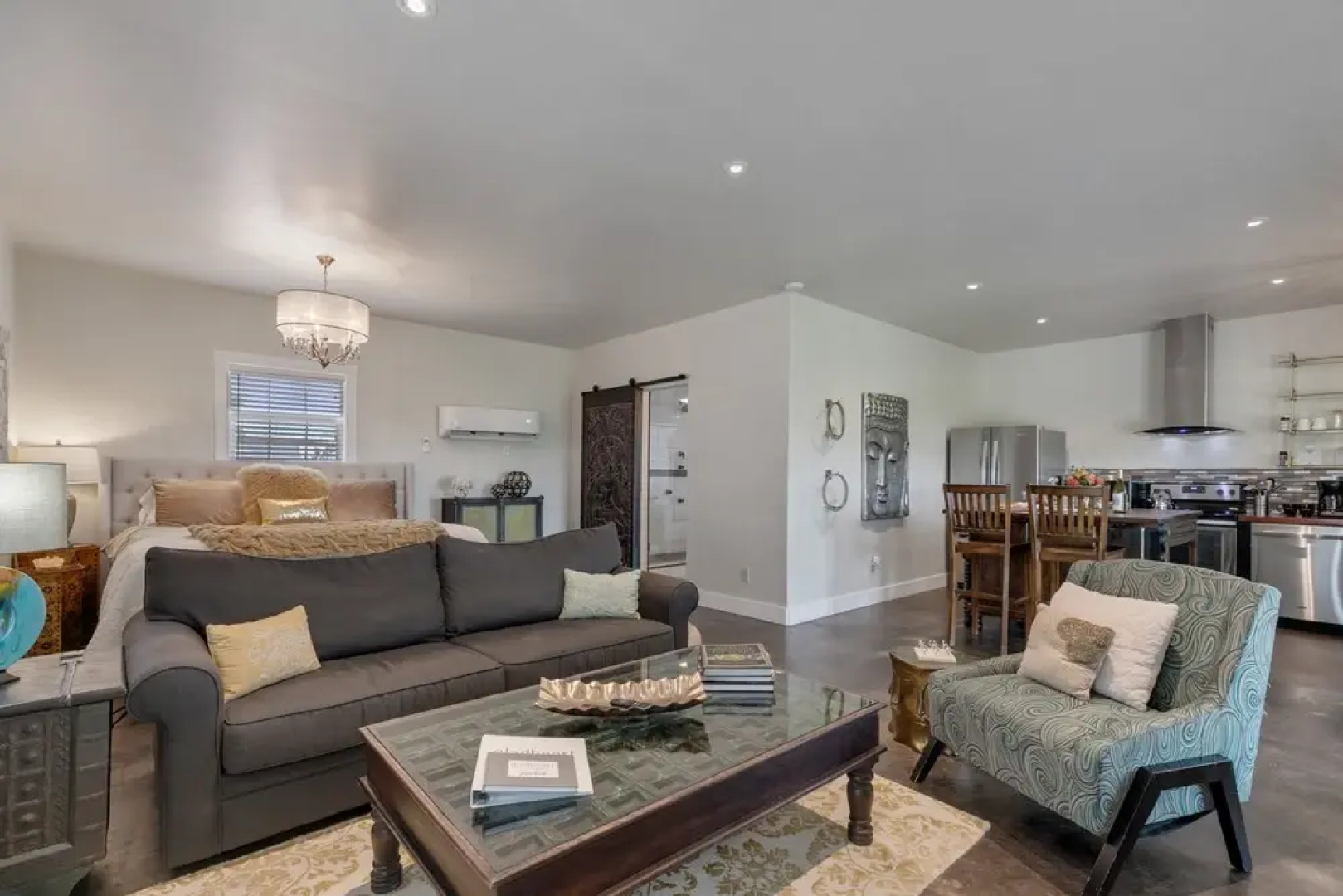 Luxury Studio W/hot Tub&grill