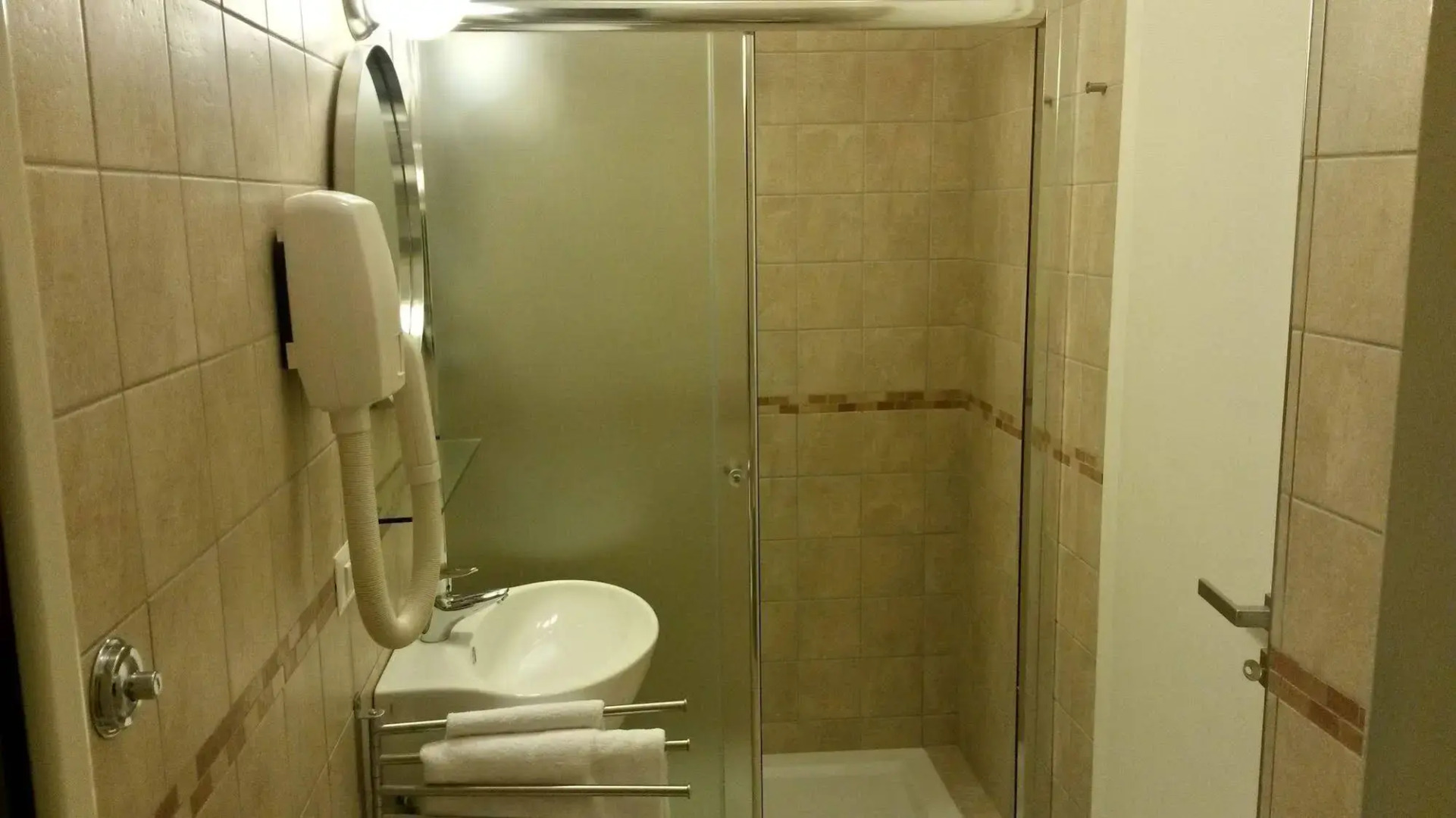 Bed & Breakfast 3Under