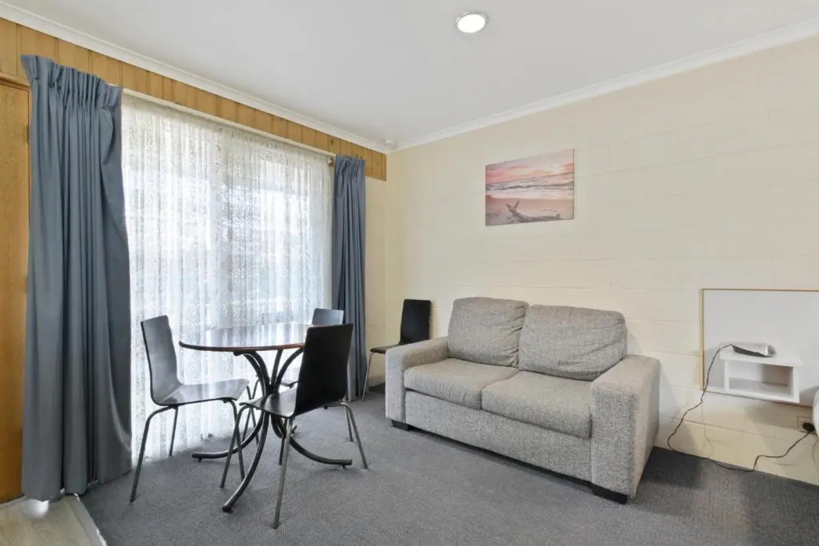 Cunningham Shore Motel