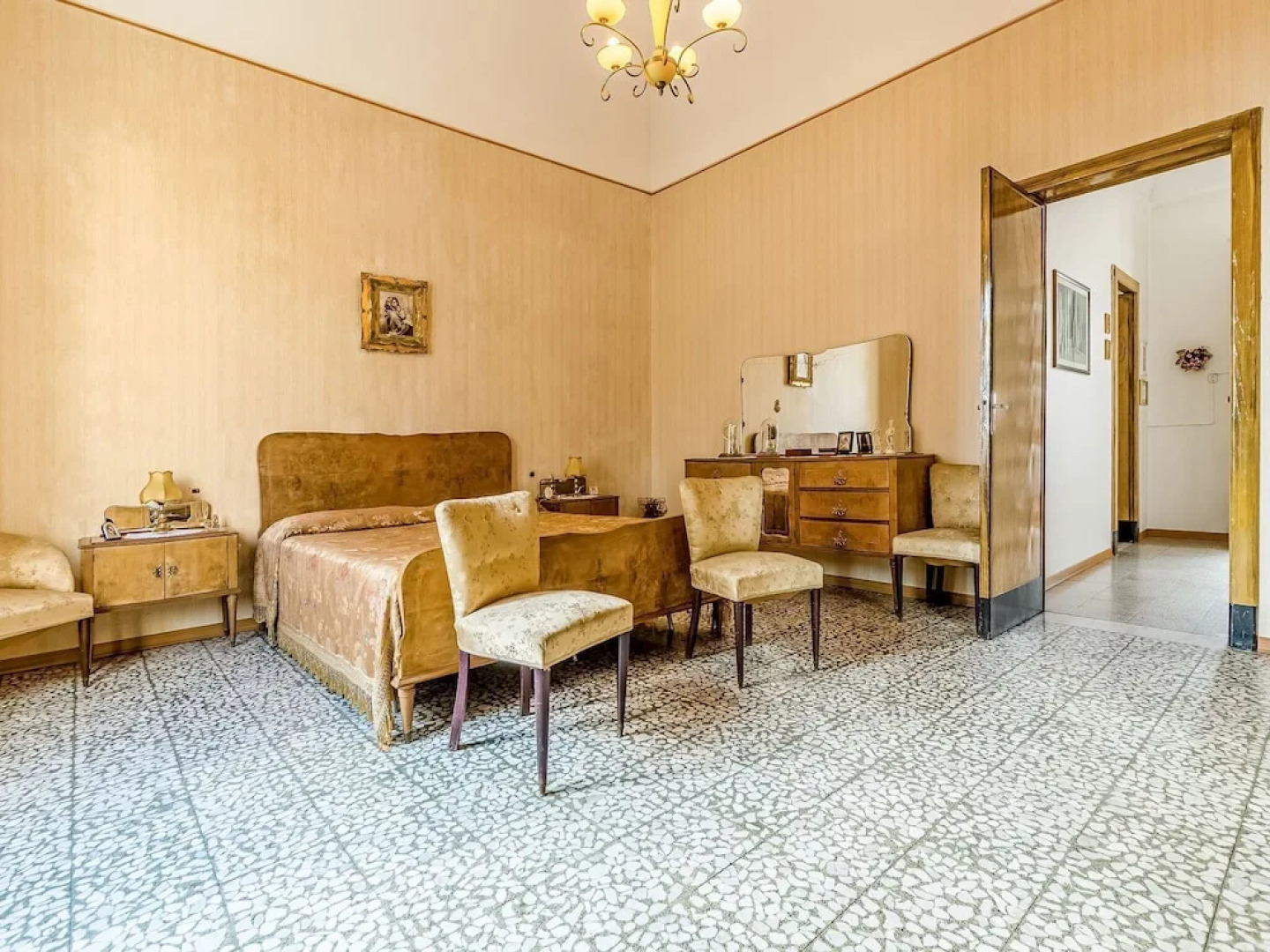 Traditional Holiday Home in Ragalna With Balcony