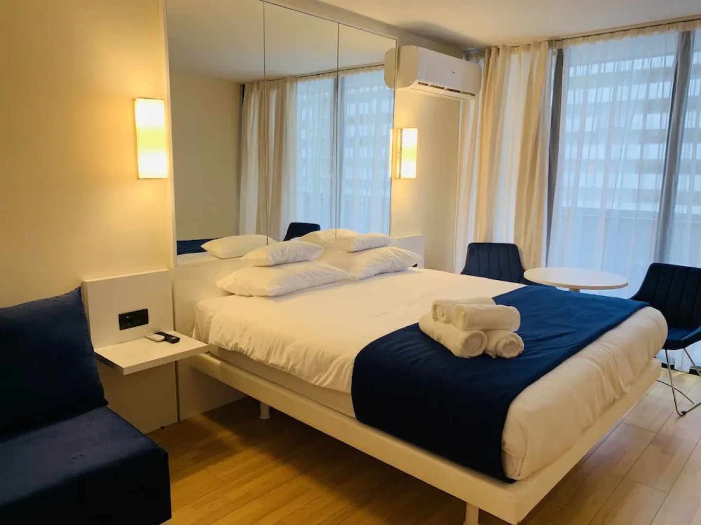 Апартаменты Royal Sea Breeze