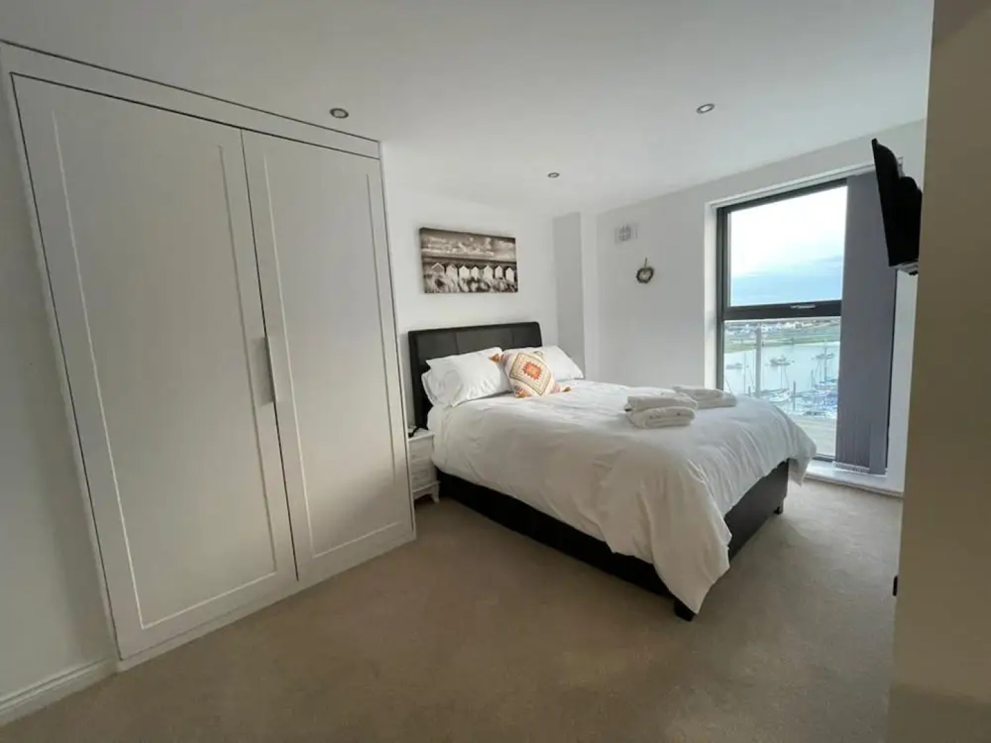 Superior 2 Bedroom Condo With Stunning Sea Views