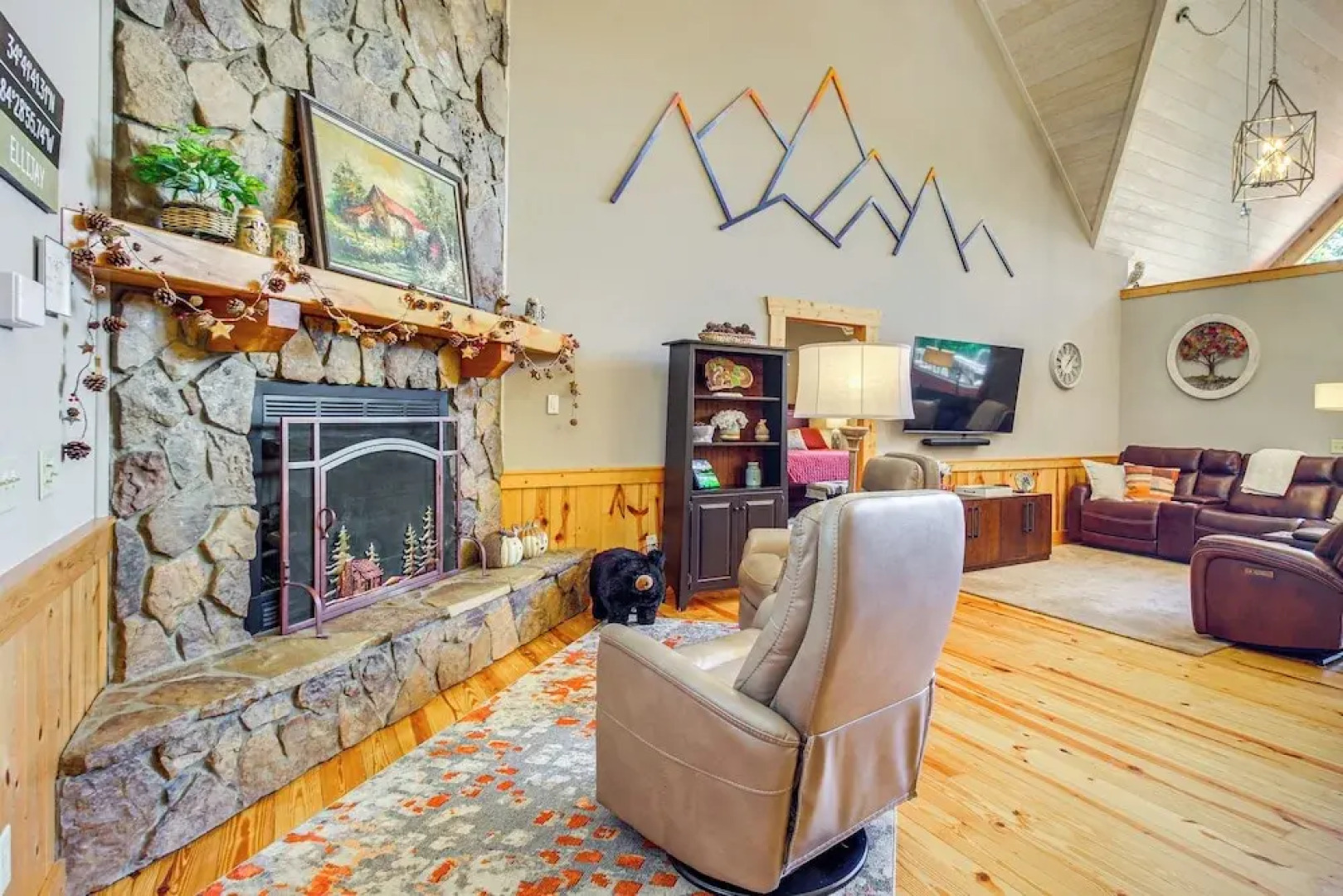 Ellijay Cabin w/ Hot Tub & Mountain Views