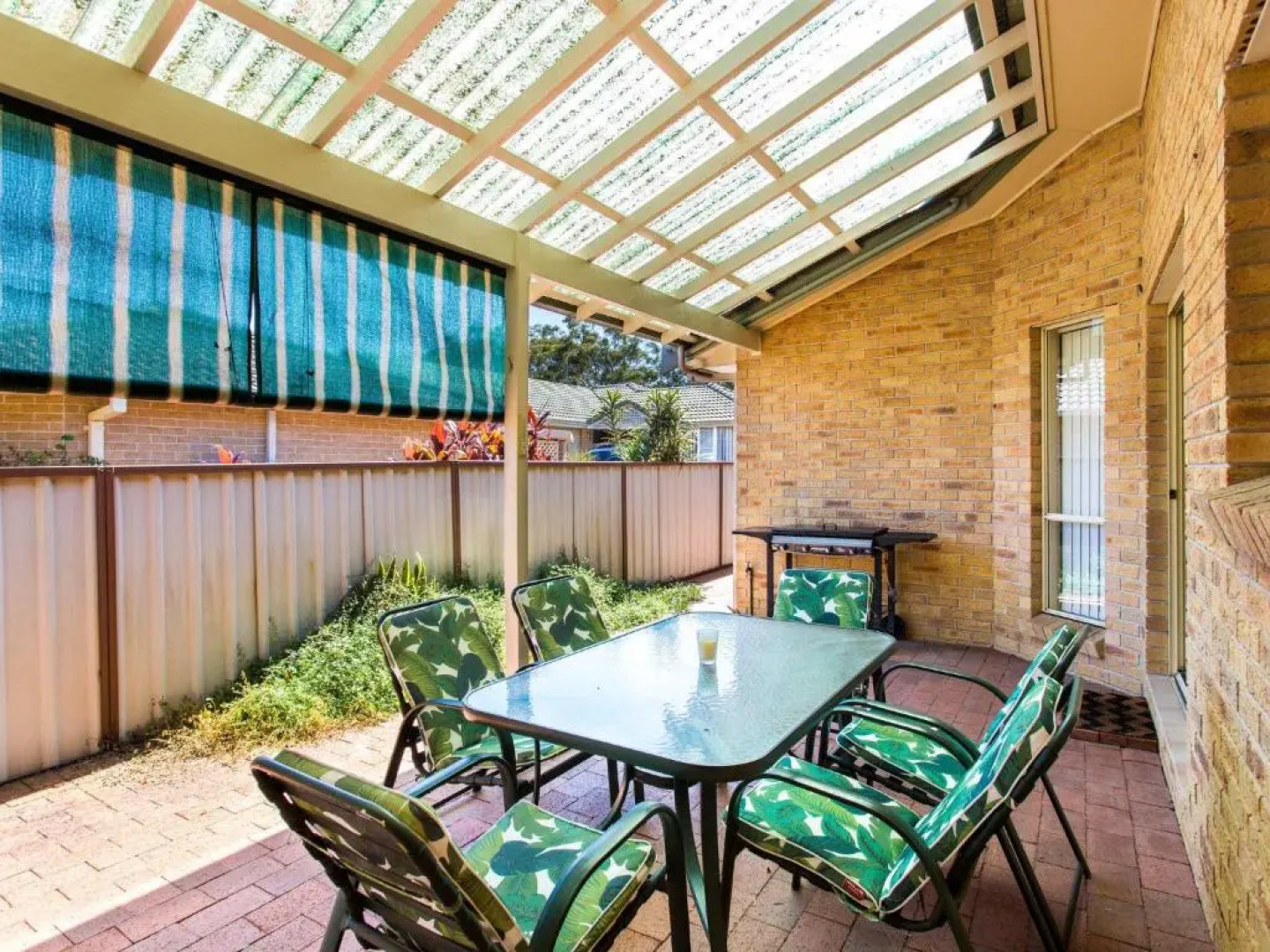 1/4 Huntly Close